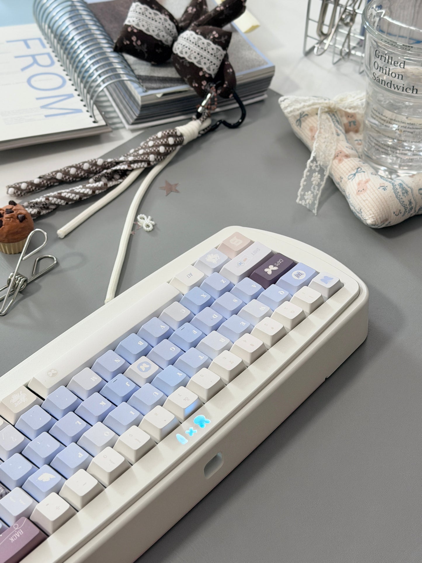 0299 Love Butterfly Cherry Profile Keycap Set | Sea Salt White & Soft Blue Romantic Keycaps
