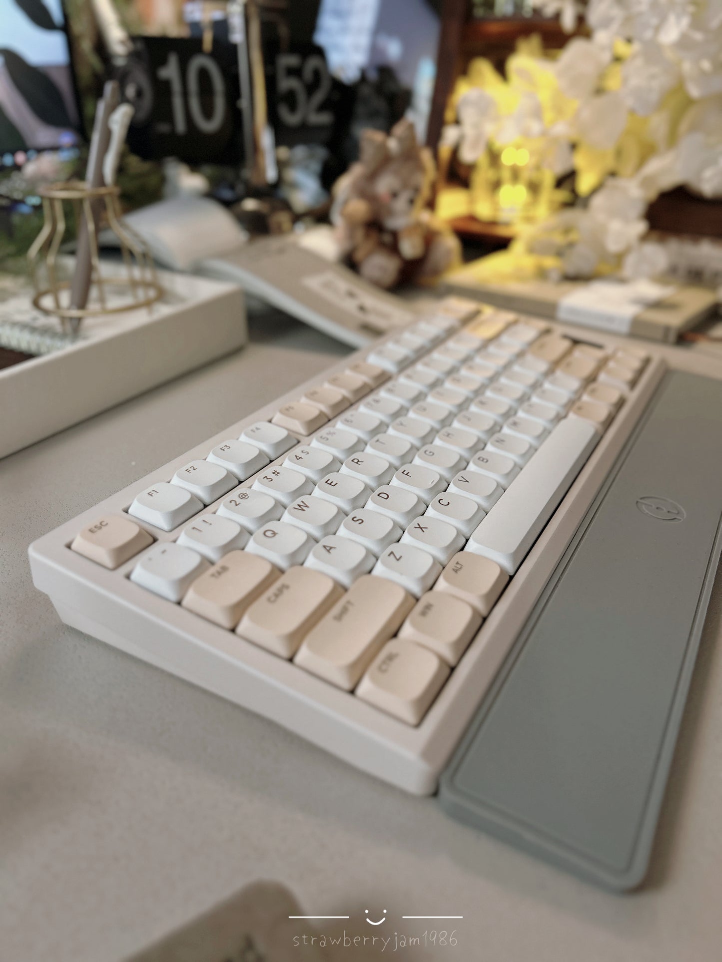 Unboxing Clearance ONLY 1 Instock Chilkey ND75 LP Wireless Gaming Keyboard with LCD Screen Silver Beige