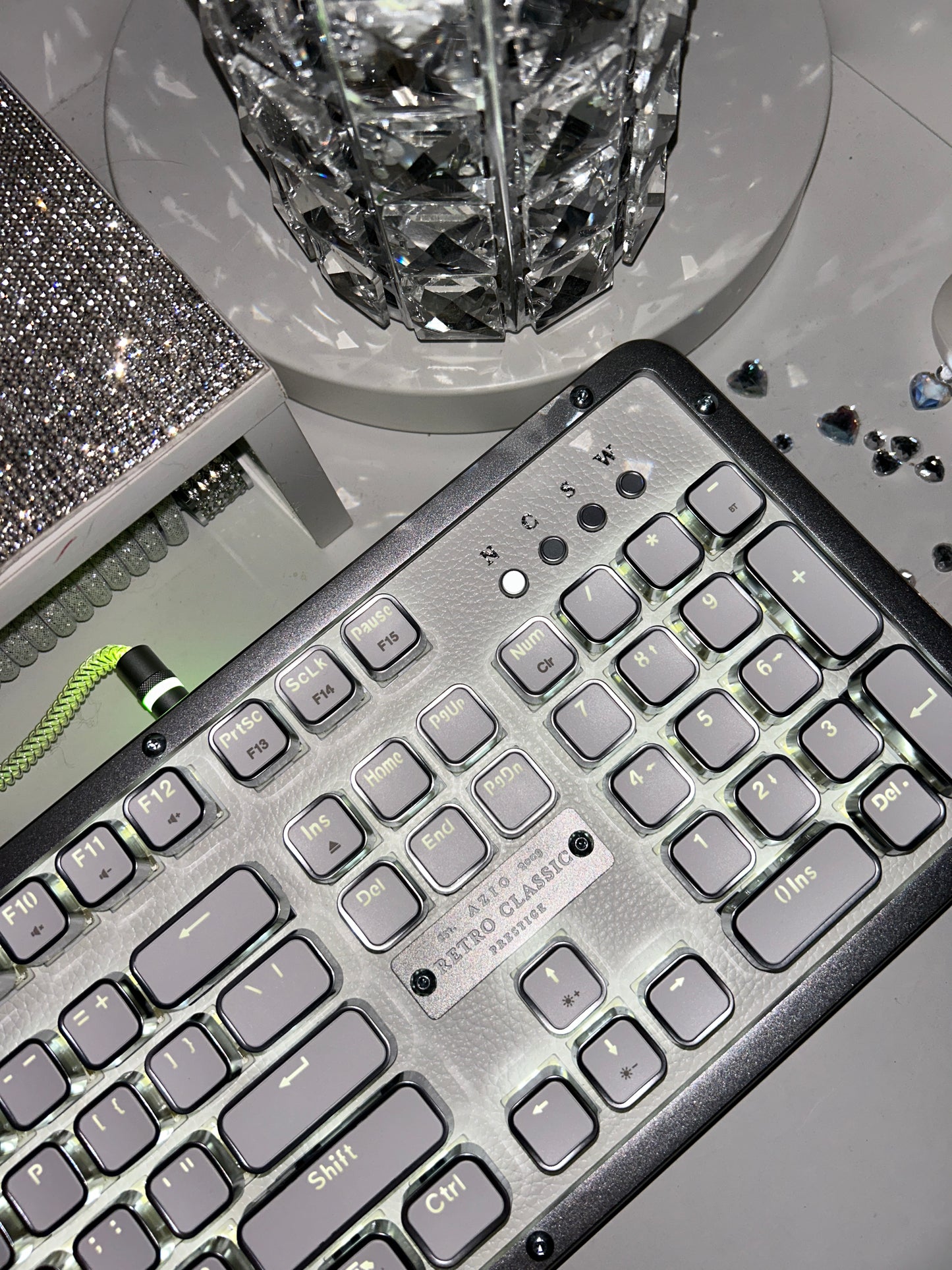 Unboxing For SALEs Azio RC Prestige Mechanical Keyboard, Bluetooth 5.0, Hot-Swappable Switches, PC/Mac