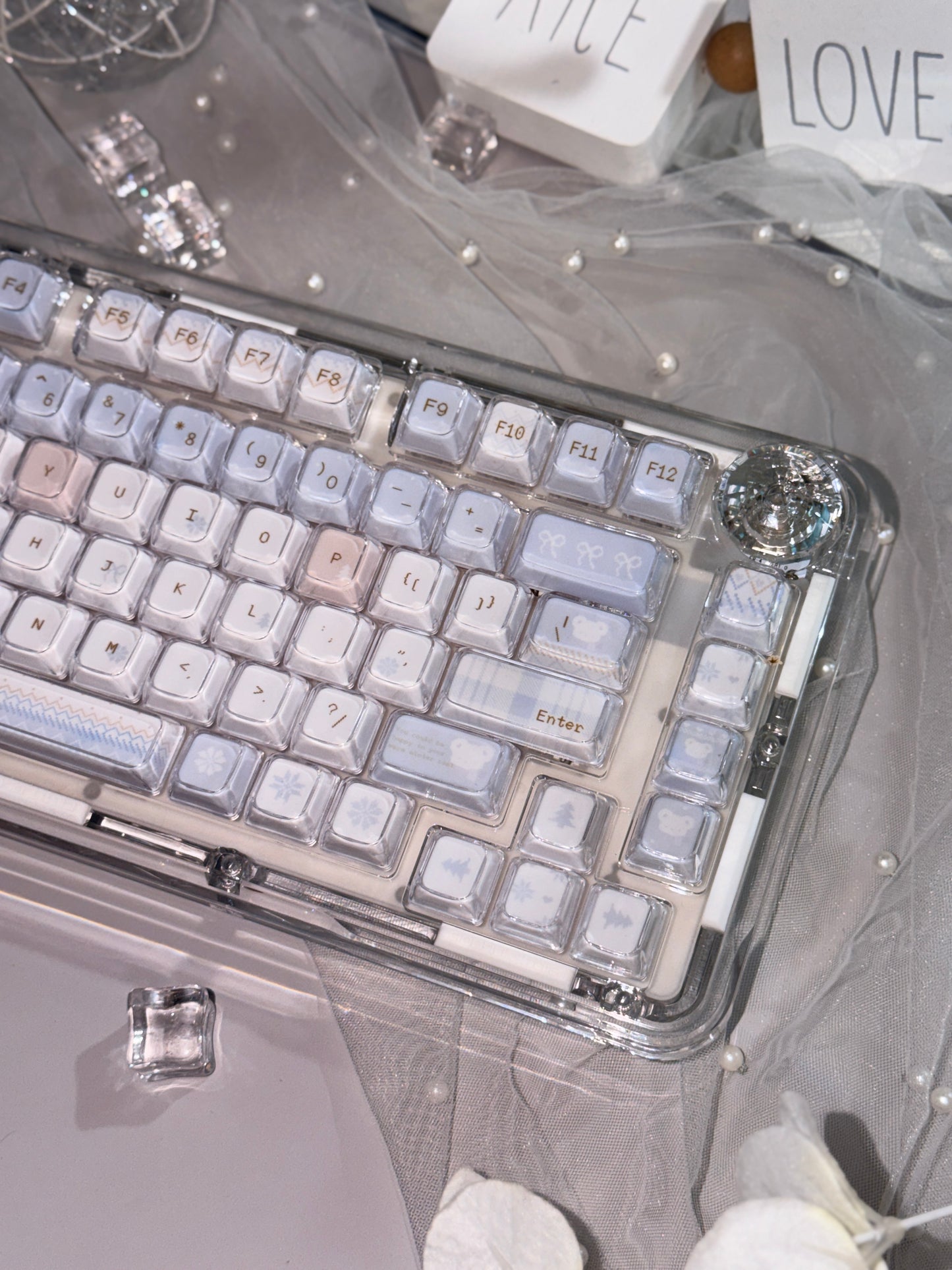 Unboxing Clearance FirstBlood B81 Transparent Mechanical Keyboard ➕ Winter Letter Keycaps（including B81 original clear Keycaps）
