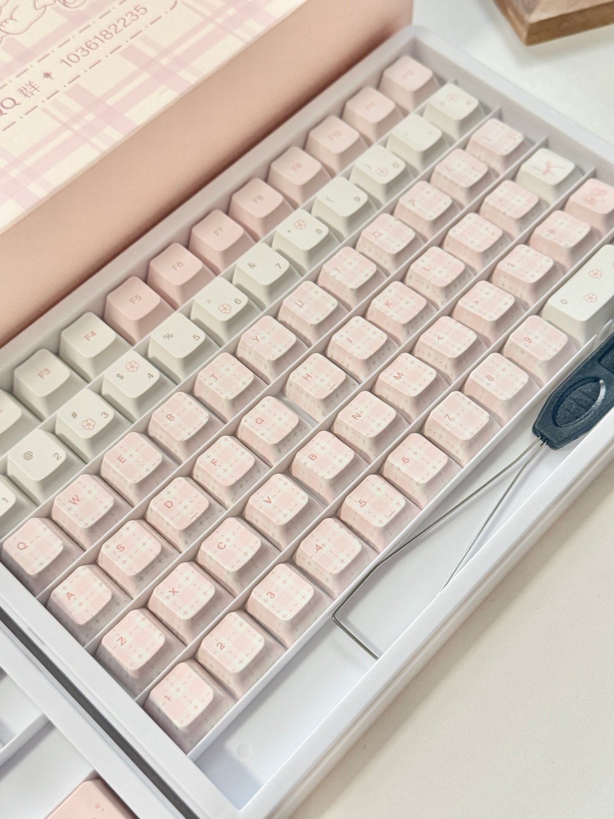 #0314 Bunny Berry Roll Pastel Strawberry Milk & Mint Green Keycap Set – Kawaii Pink Cream Cute Cartoon Mechanical Keyboard Keycaps
