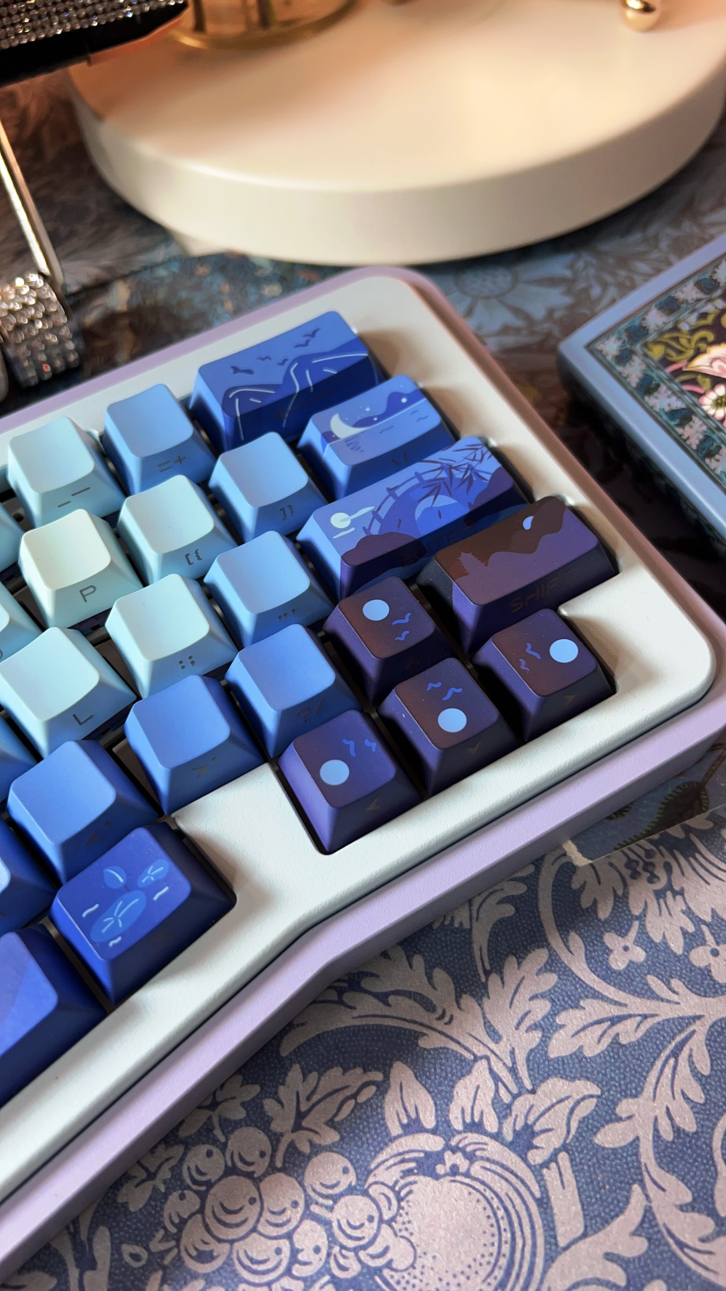 056 Dark Blue Gradient Moonlight Side Engraving Light Transmission Cherry Profile Keycaps