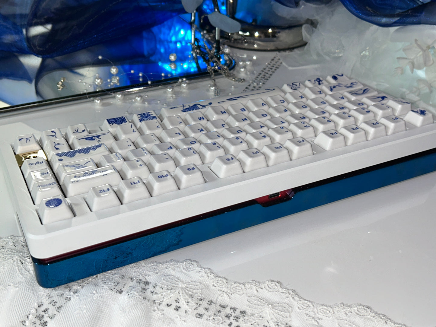 ONLY 1 Instock Prebuilt Aluminum Customized Mechanical Keyboard Buff75 Cold White With Cerakey Year of the snake ceramic Keycaps