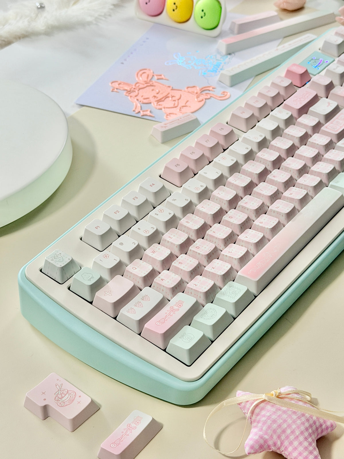 #0314 Bunny Berry Roll Pastel Strawberry Milk & Mint Green Keycap Set – Kawaii Pink Cream Cute Cartoon Mechanical Keyboard Keycaps