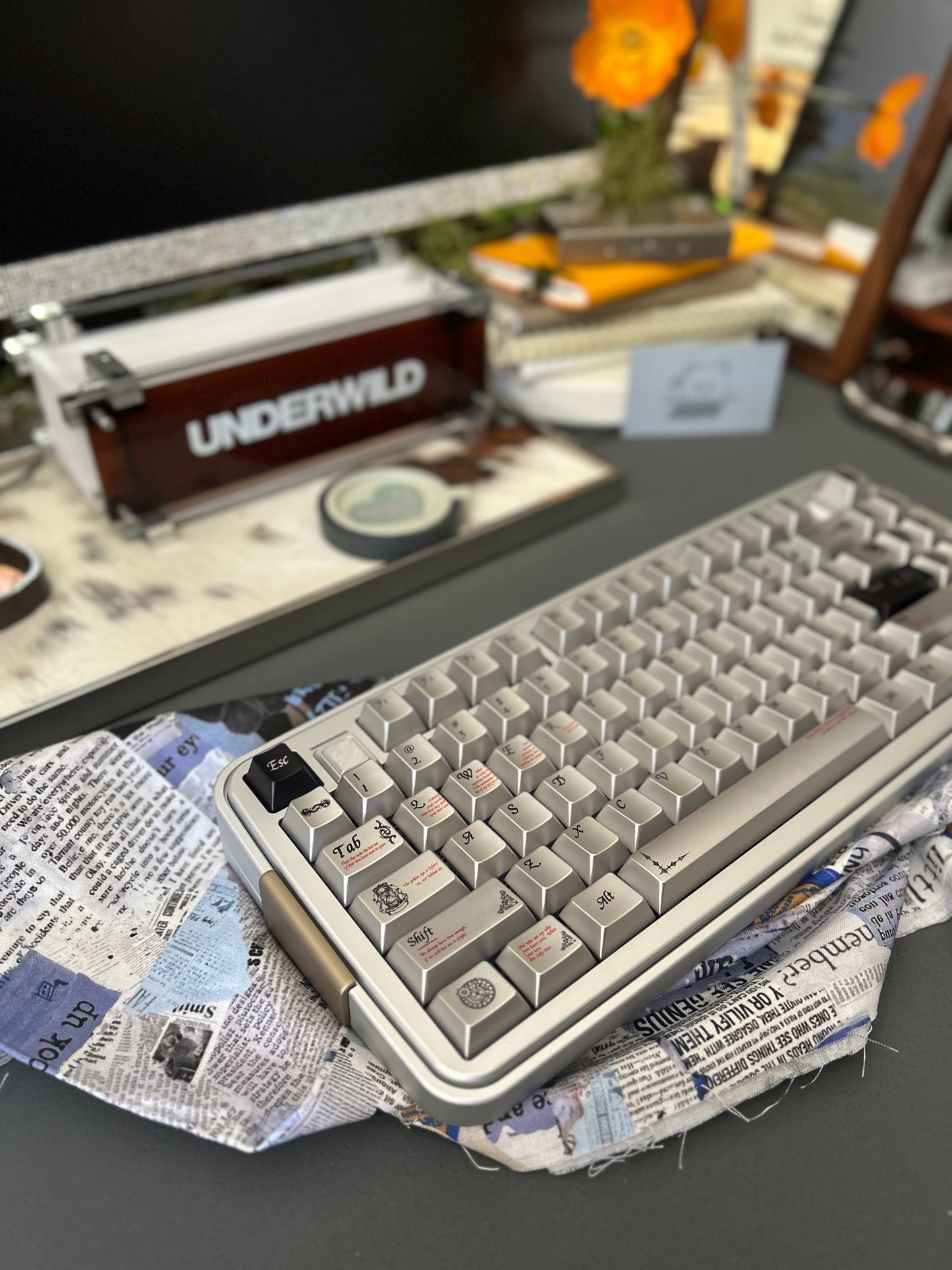 PREORDER Prebuilt Aluminum Customized Mechanical Keyboard Bread75 Silver Keyboard Set