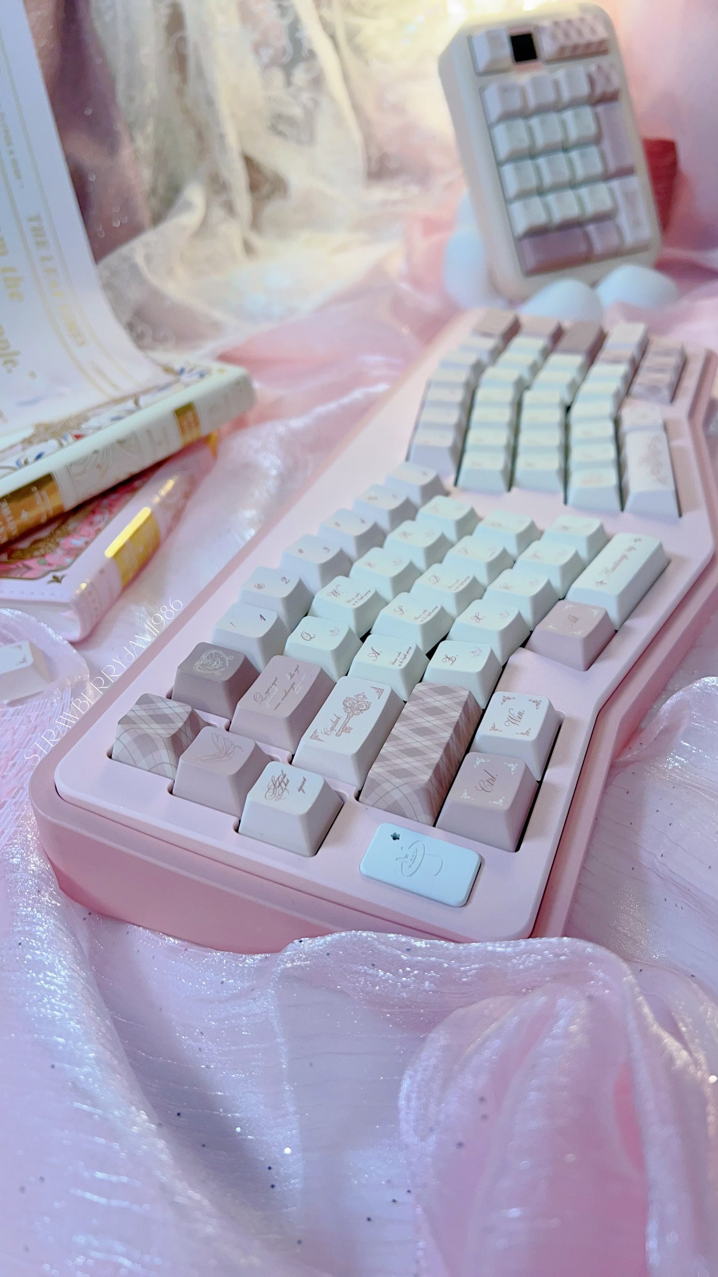 Prebuilt Vlice Pink Aluminum Customized Mechanical Keyboard