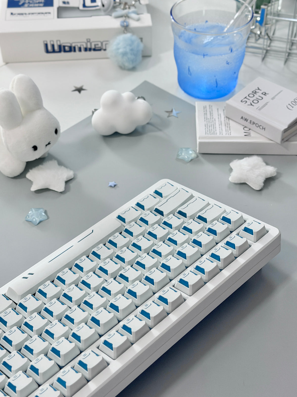 Unboxing ONLY 1 For Clearance WOMIER SK75 TMR White WIRELESS ALUMINUM CUSTOM KEYBOARD & STAR PRISM WHITE-BLUE CHERRY PROFILE SHINE-THROUGH KEYCAP SET