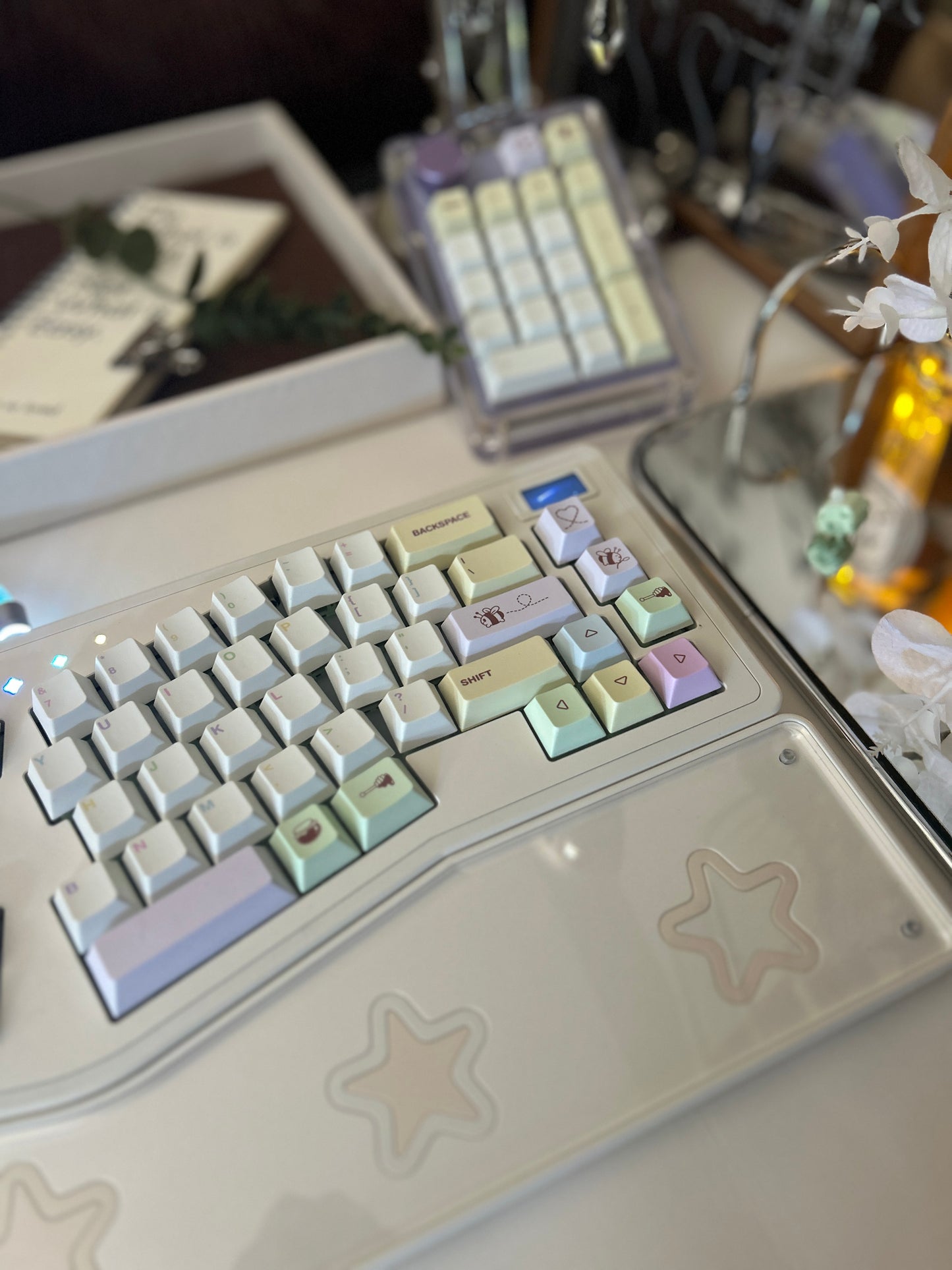 Prebuilt Aluminum Customized Mechanical Keyboard Staralice Ergonomic Cream White Set With Wristrest（not including number pad）