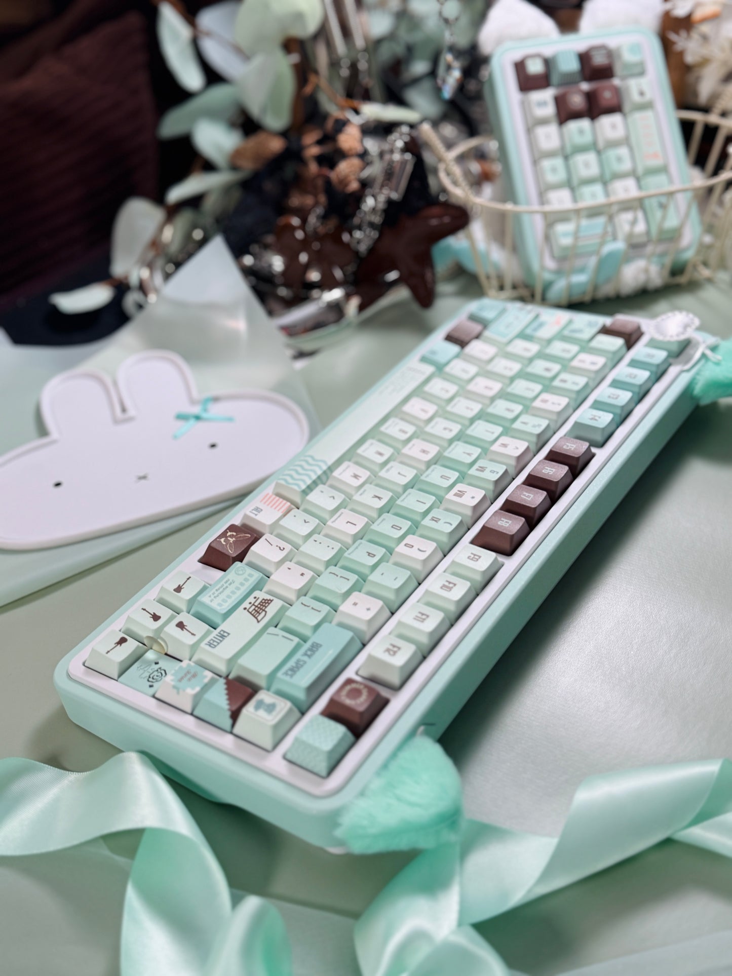 Preorder Prebuilt Aluminum Wireless Custom Mechanical Keyboard Loveletter75 Mint White ➕ Number Pad