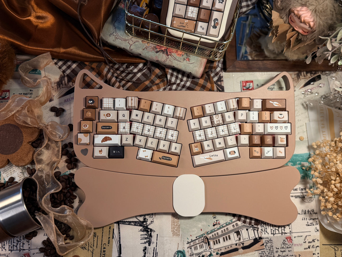 ONLY 1 Instock Prebuilt Aluminum Customized Mechanical Keyboard Corgi Alice Ergonomic Chocolate Set With Wristrest & Bread Pad