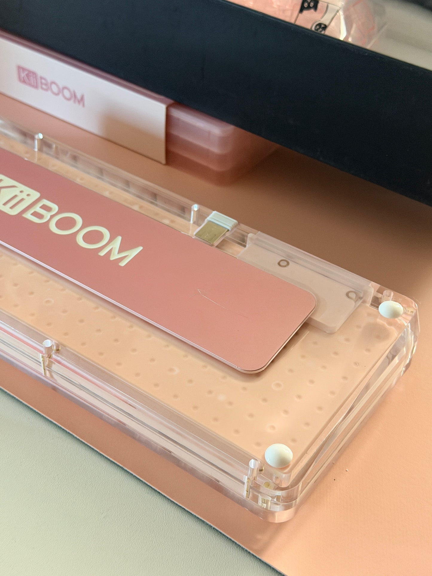 Unboxing Clearance ONLY 1 KiiBOOM Phantom 68 Pink Crystal Gasket-Mounted Mechanical Keyboard & KiiBOOM Pink Meow Keycap Set