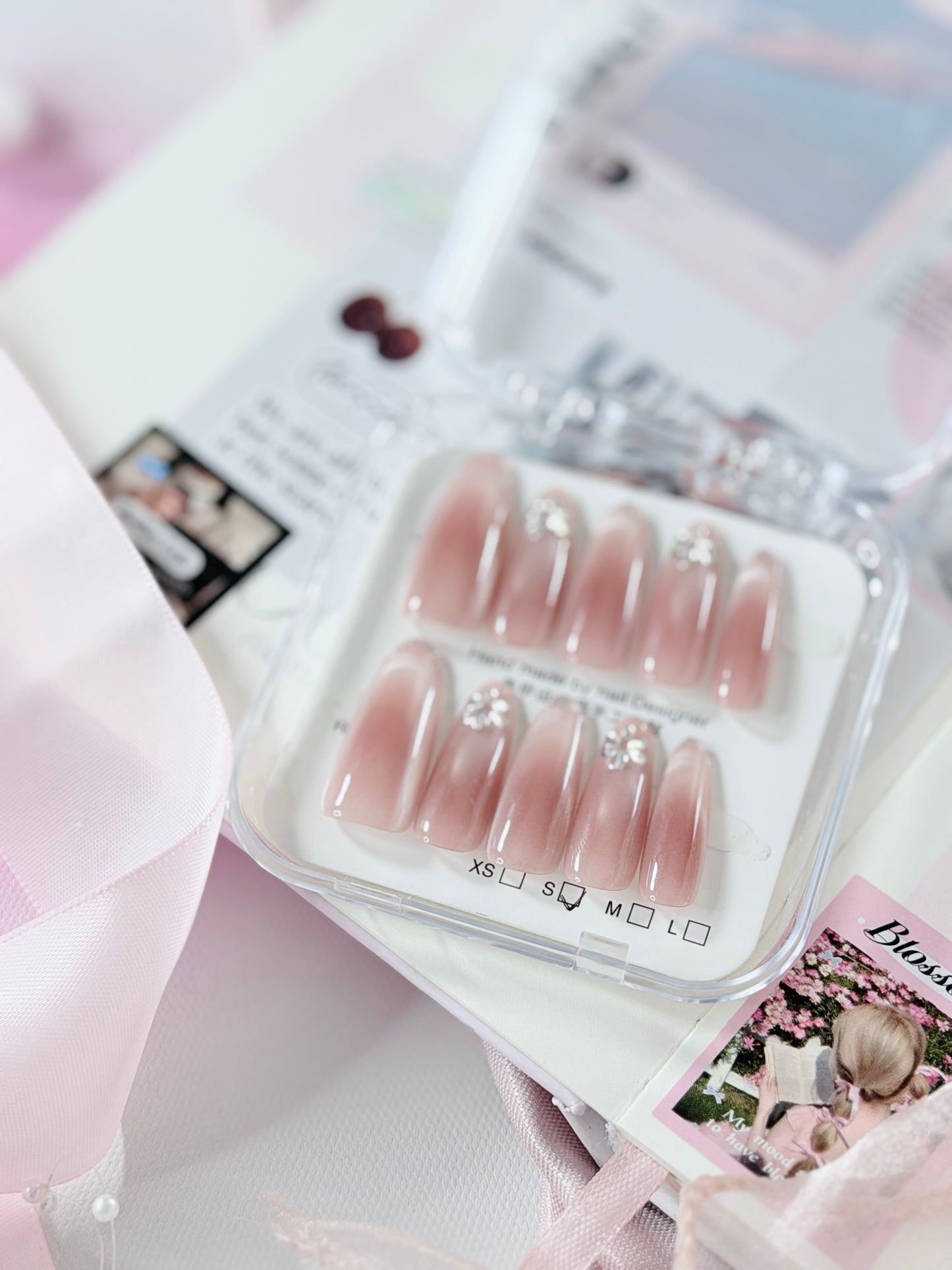 Elegant Long Press-On Nails Pearl Pink Diamond Shimmer Cat-Eye