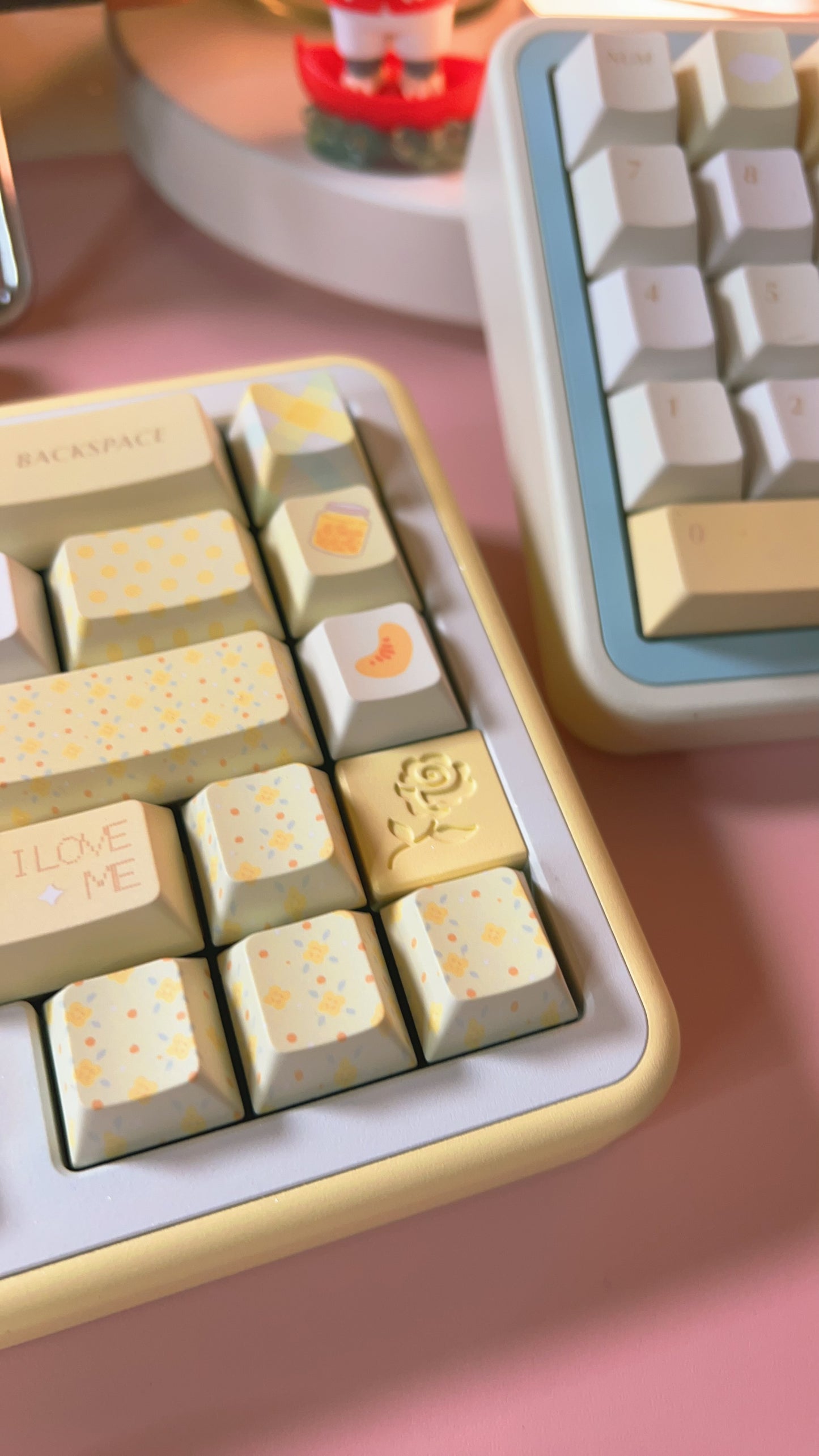 Prebuild Pastel Yellow Rose65 Aluminum Customized Mechanical Keyboard