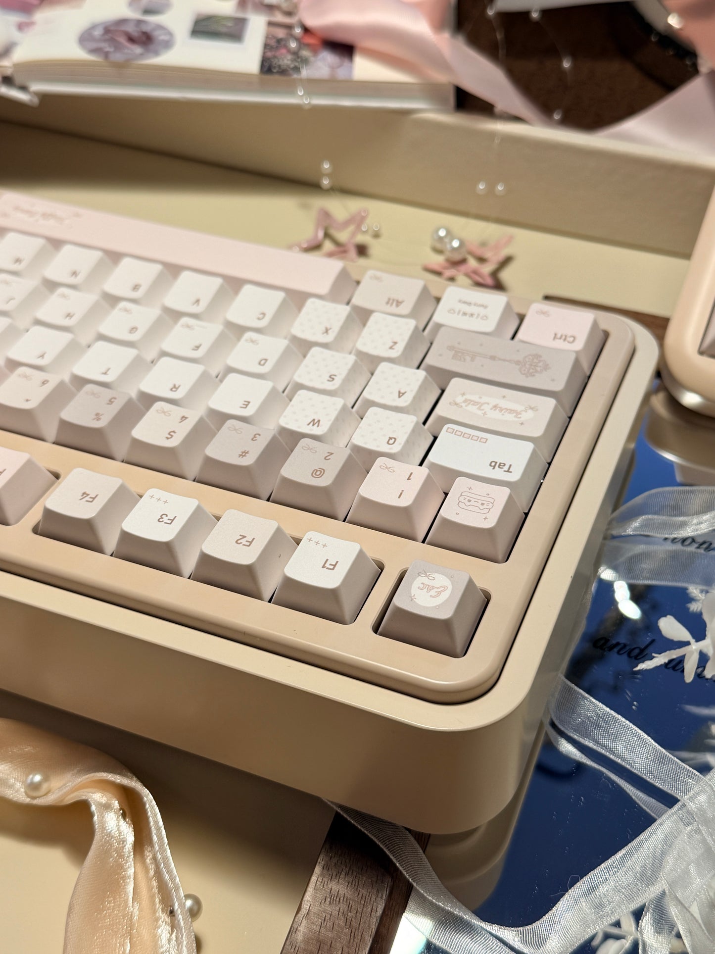Preorder Prebuilt Aluminum Customized Mechanical Keyboard Rich75 Cream Beige Set（free number pad）