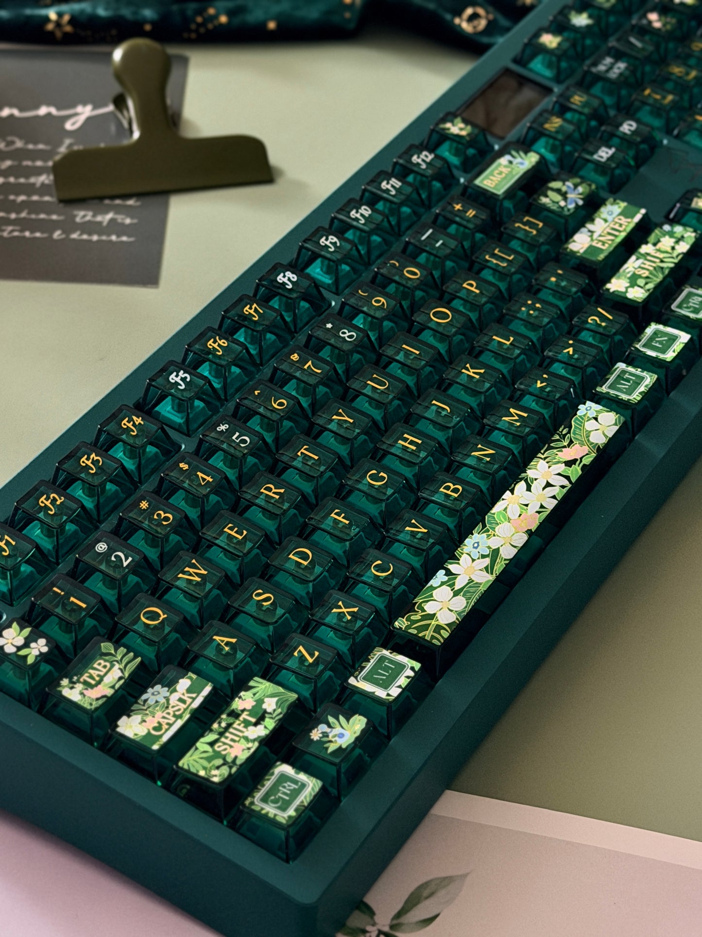 0298 Spring Flower Song | Green Clear PC Keycaps FC Profile – Dreamy Floral Transparent Keycap Set for Mechanical Keyboards