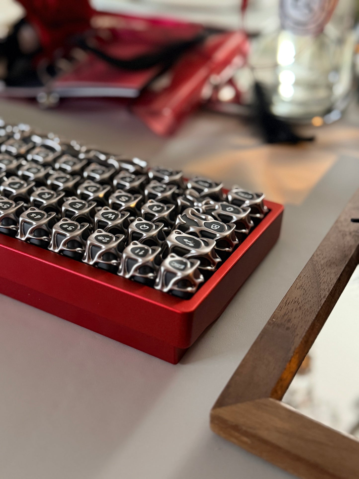 Preorder Prebuilt Aluminum Custom Mechanical Keyboard Anordized Red Nut65 xvx Venom Metal-Texture Keycap & firstblood transparent Keycap set
