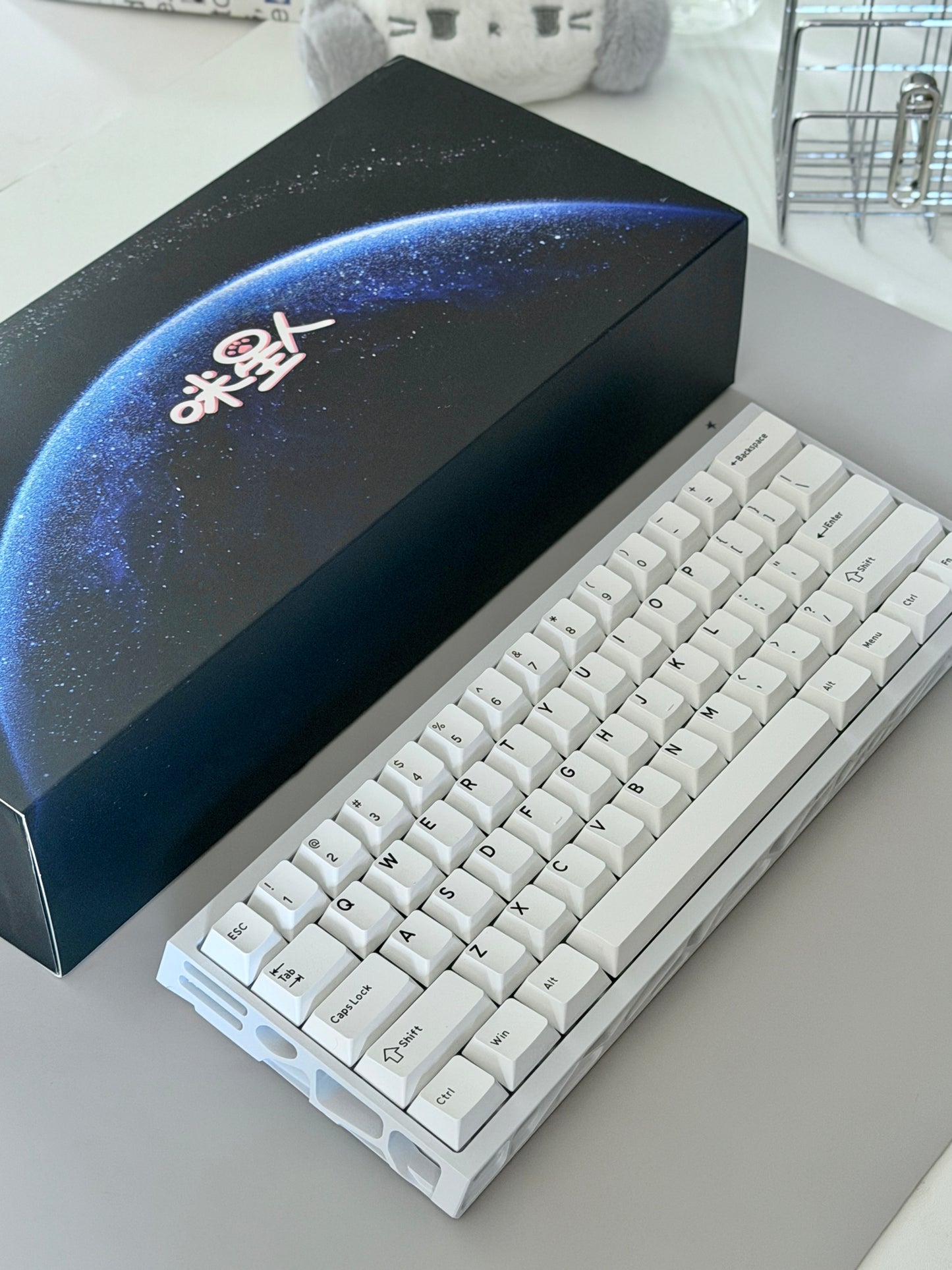 ONLY 1 Unboxing Clearance H60 Aluminum Hollow Magnetic Switch wireless RGB 8K Keyboard – White