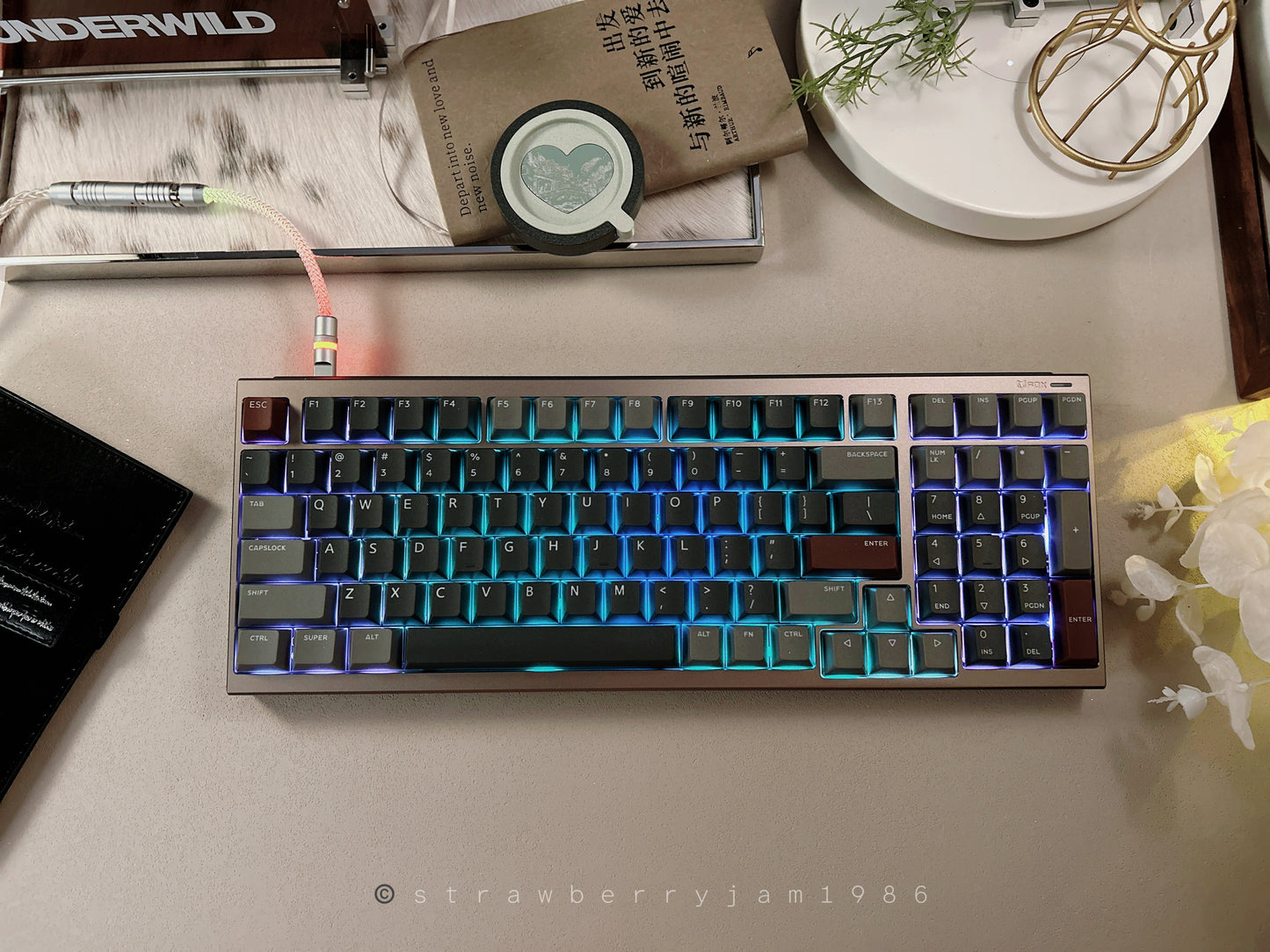 Unboxing Clearance ONLY 1 Instock IQUNIX FOX98 Aluminum Mechanical Keyboard