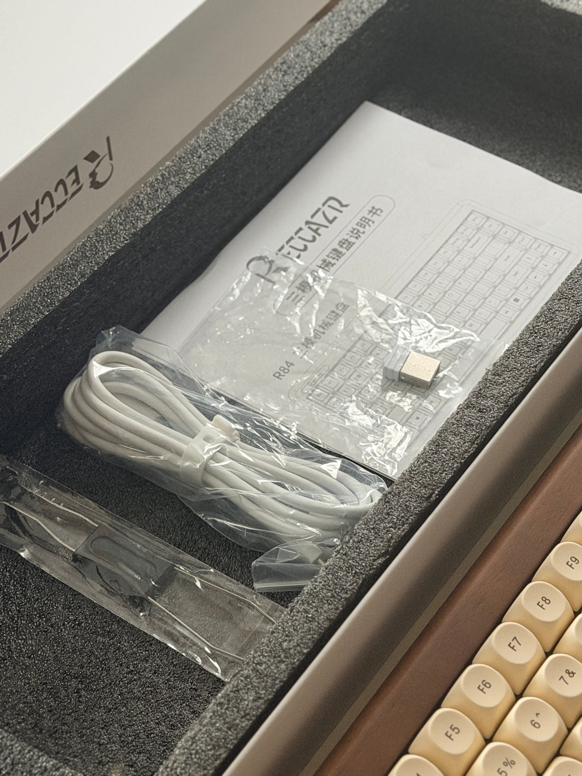 Unboxing For Clearance ONLY 1 Instock Reccazr R100 Walnut Wooden Mechanical Keyboard – Custom “Tofu” Style | Wireless | RGB Backlit
Glutinous Rice Switch (silent switch)