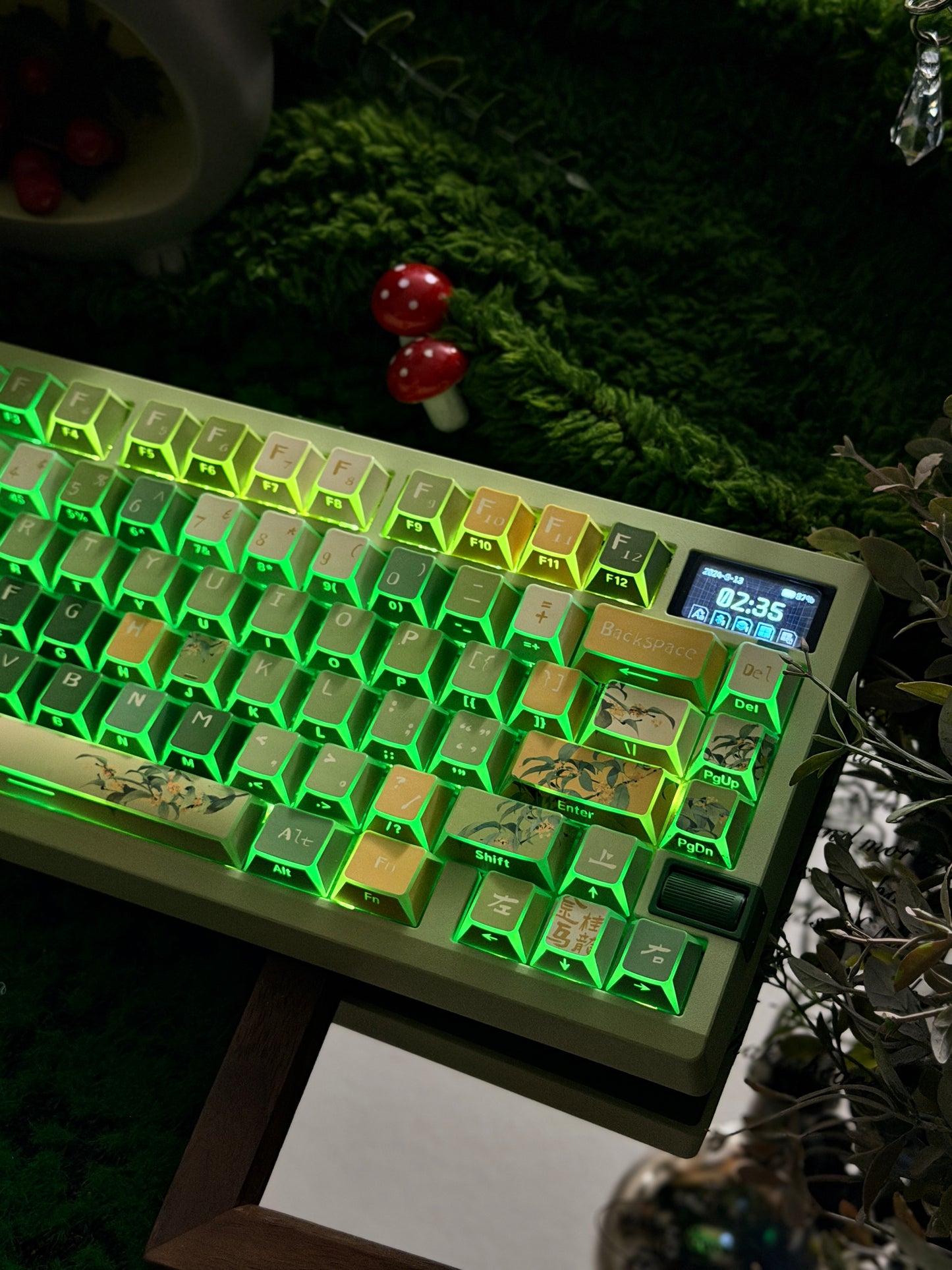 ONLY 1 Prebuilt Aluminum Customized Mechanical Keyboard Zoom75 TIGA Milky Green Tri-Mode Wireless Backlit ➕ URE Keycaps