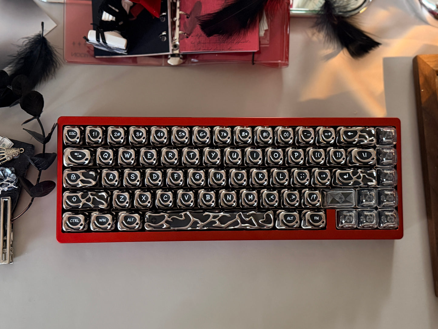 Preorder Prebuilt Aluminum Custom Mechanical Keyboard Anordized Red Nut65 xvx Venom Metal-Texture Keycap & firstblood transparent Keycap set