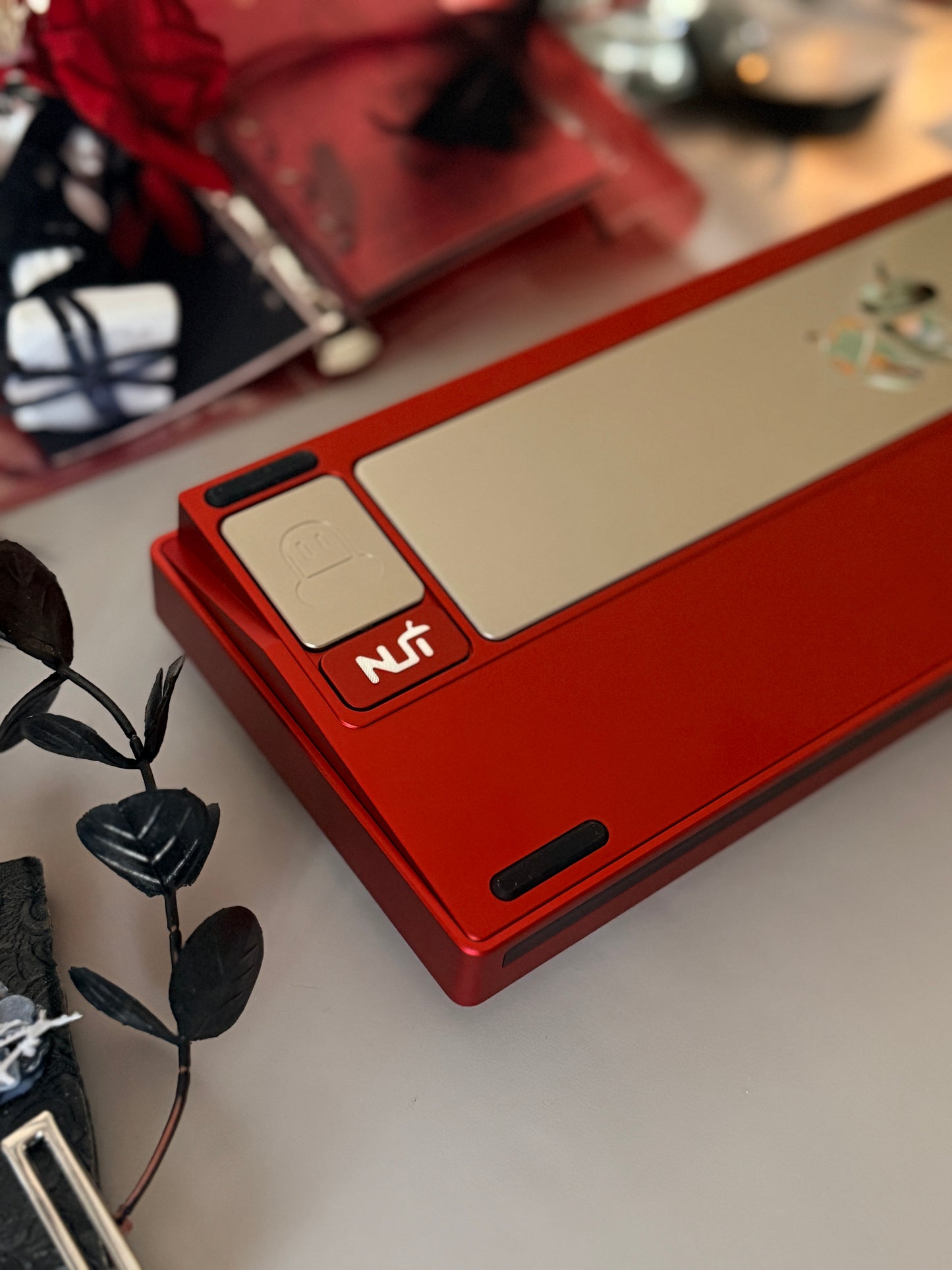 Preorder Prebuilt Aluminum Custom Mechanical Keyboard Anordized Red Nut65 xvx Venom Metal-Texture Keycap & firstblood transparent Keycap set