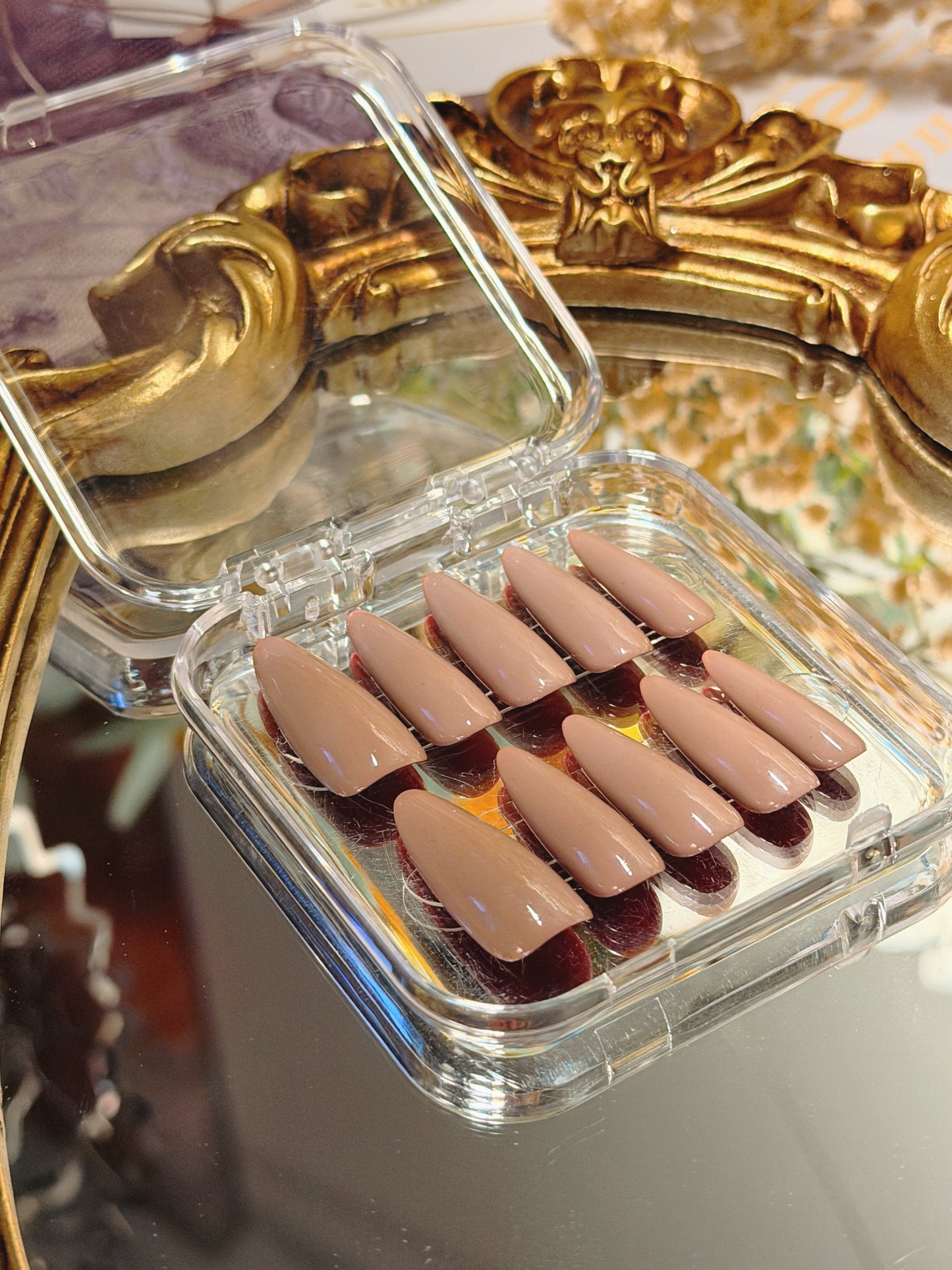 ONLY 1 Left Designer False Nails Red-Bottom High Heels & Milk Tea Long Teardrop Press-On Nails