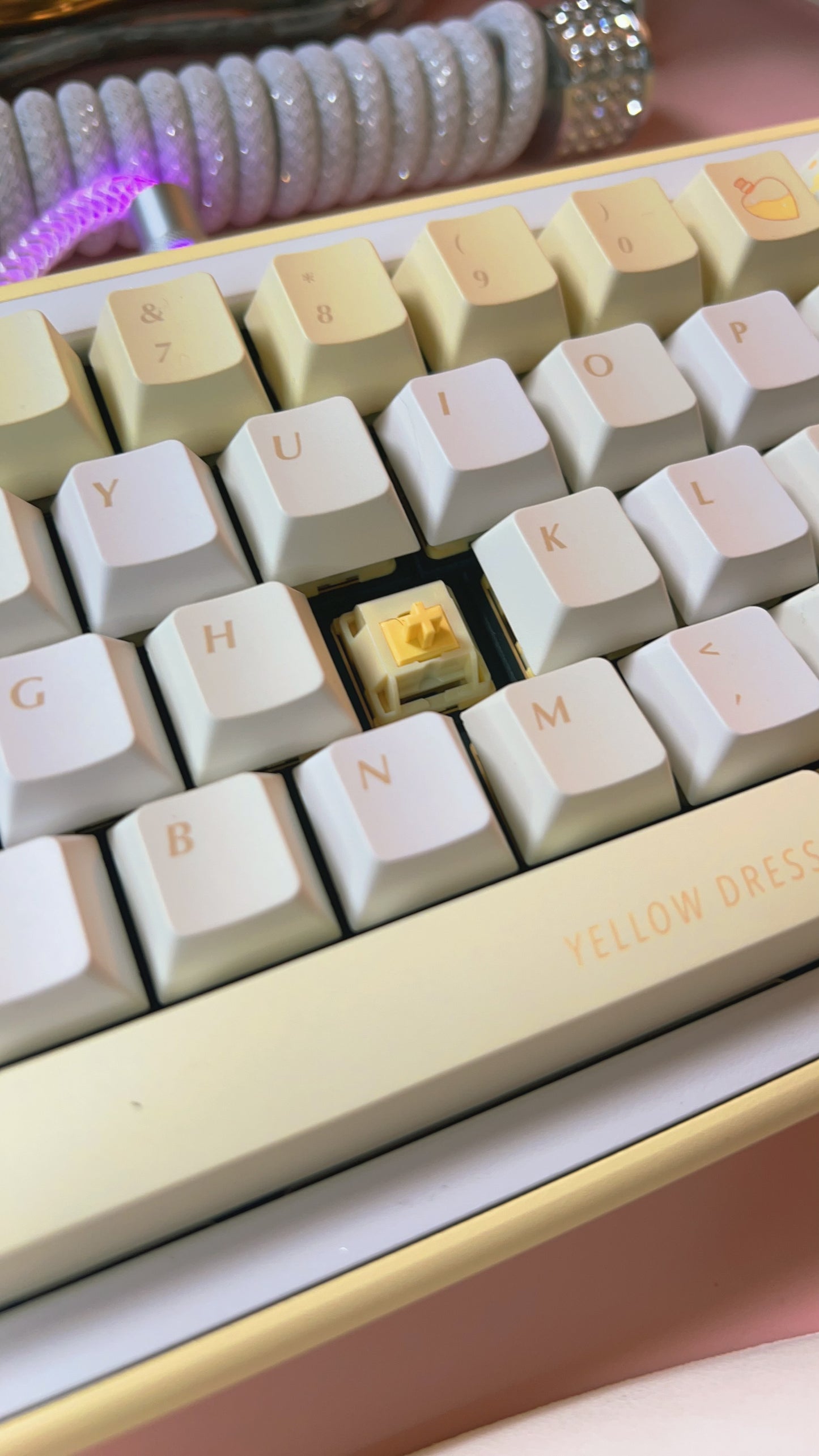 Prebuild Pastel Yellow Rose65 Aluminum Customized Mechanical Keyboard