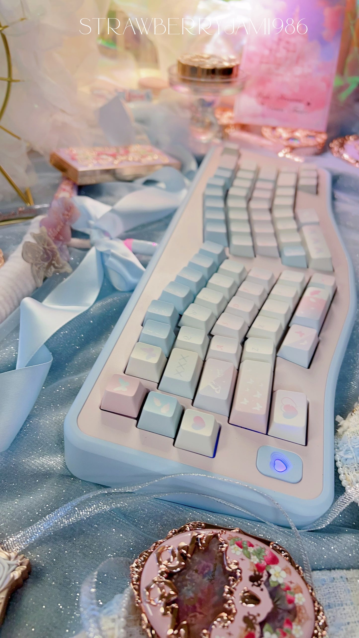 109 Cocoon and Butterfly Pastel Pink and Blue Keycap Cherry Profile