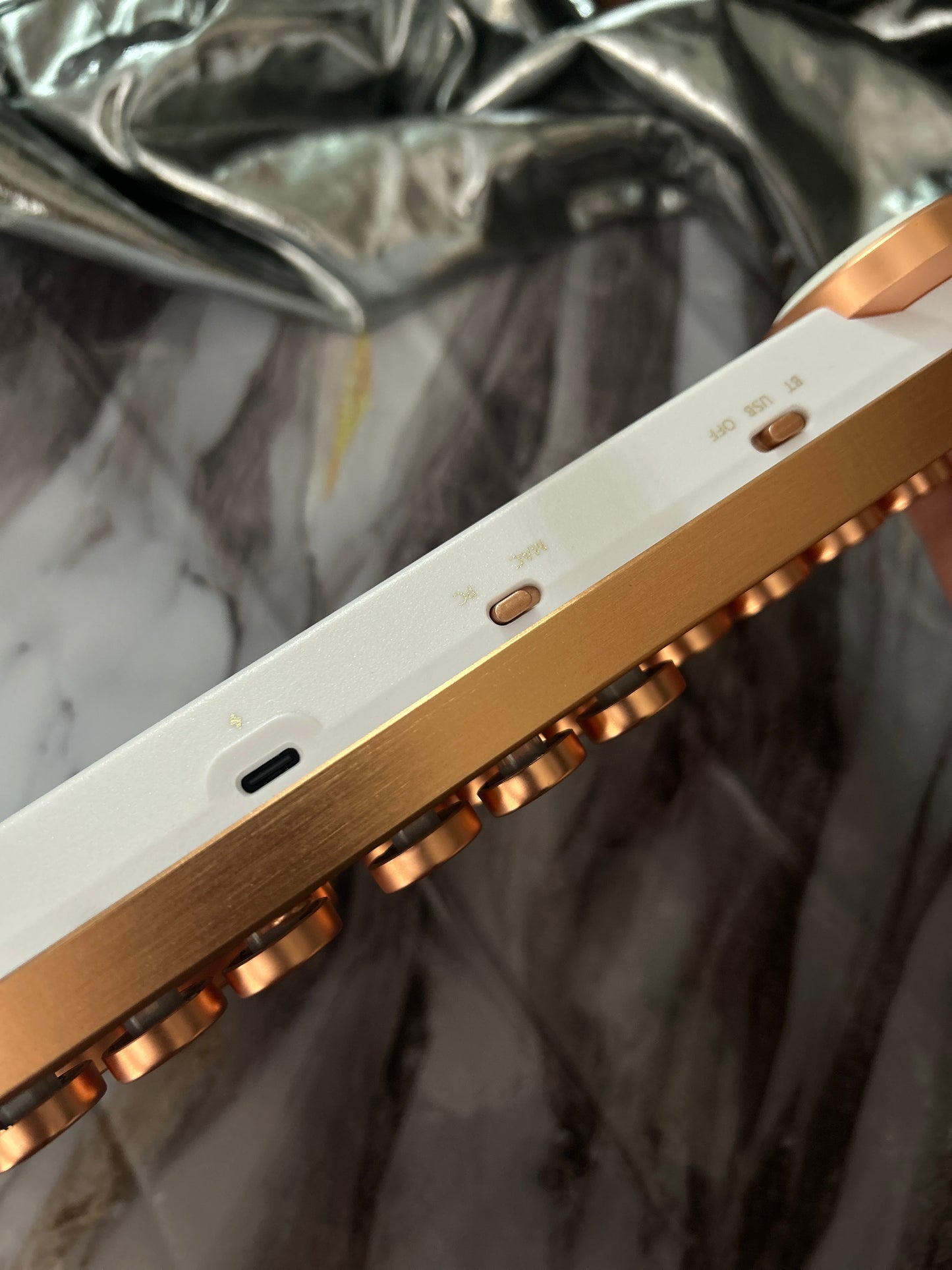 Unboxing For SALEs Azio Retro Classic USB (Posh) - USB Wired Leather Vintage Backlit Mechanical Keyboard for PC/Mac (MK-RETRO-L-02-US)