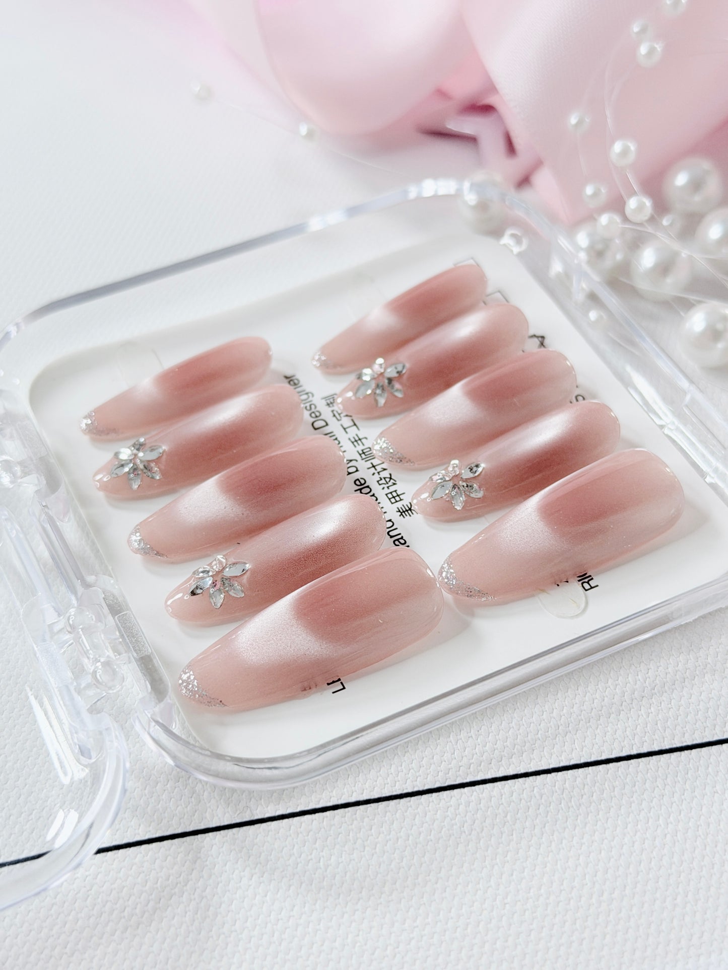 Elegant Long Press-On Nails Pearl Pink Diamond Shimmer Cat-Eye