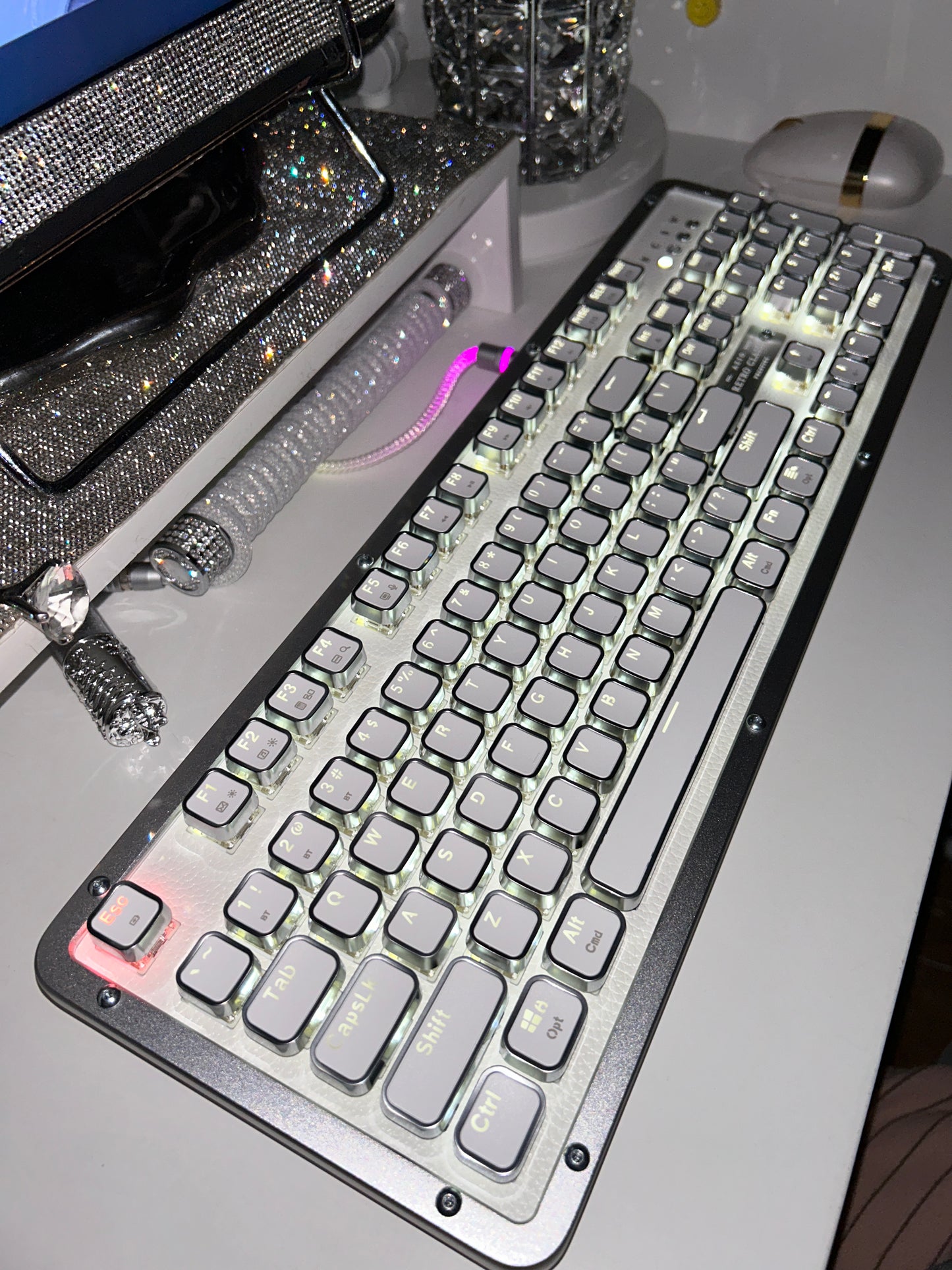 Unboxing For SALEs Azio RC Prestige Mechanical Keyboard, Bluetooth 5.0, Hot-Swappable Switches, PC/Mac