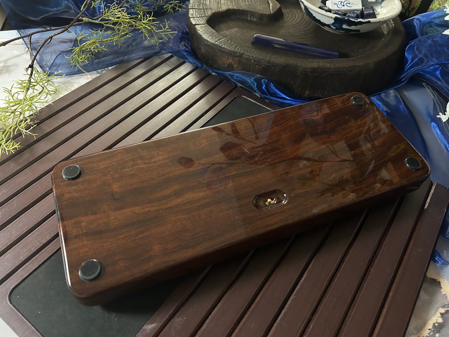 PREORDER Prebuilt Ebony Wood Keyboard Customized Mechanical Keyboard With Wood Wristrest and Snake Ceramic Keycap Set（not including the ceramic Wristrest）