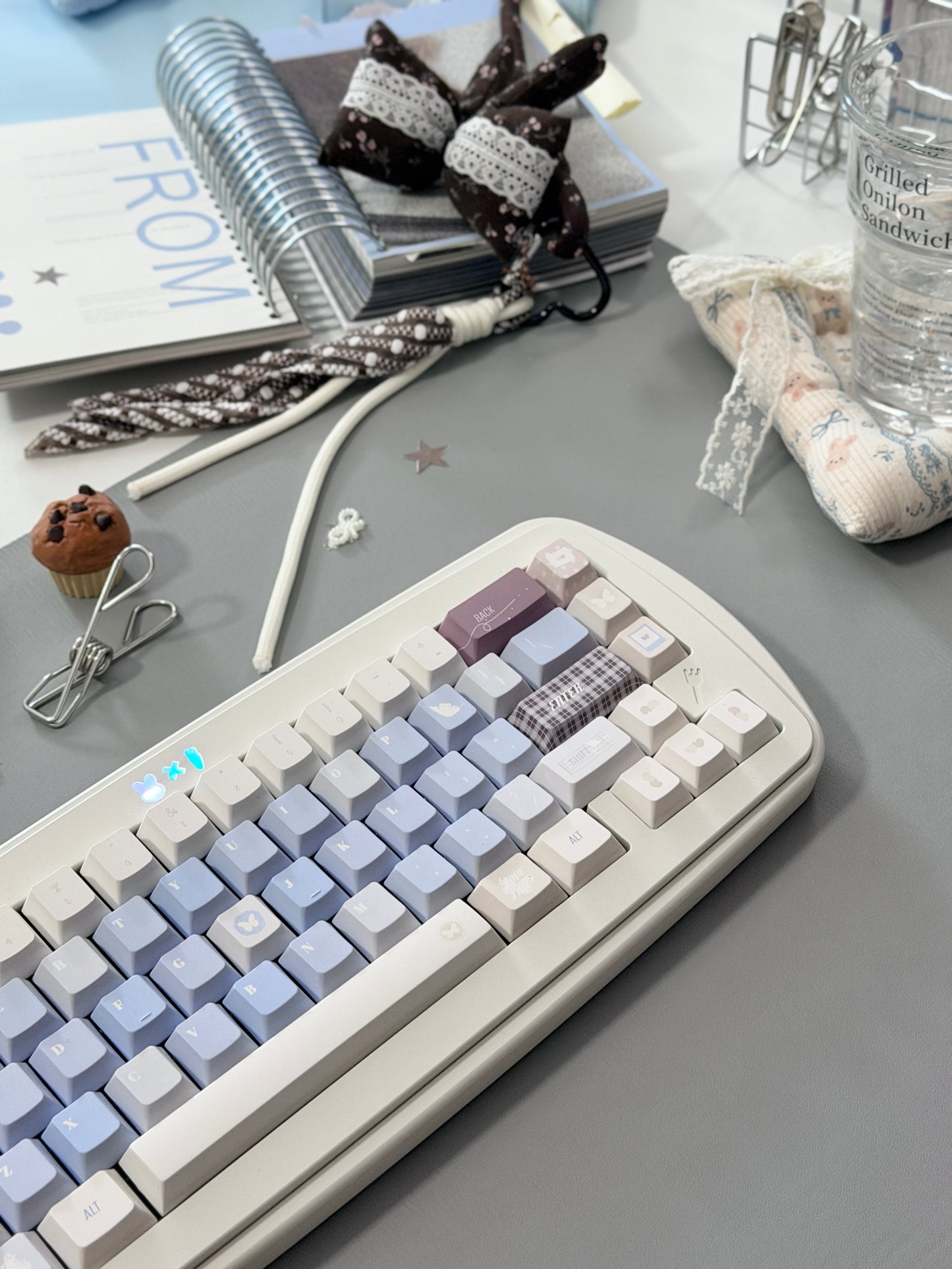 0299 Love Butterfly Cherry Profile Keycap Set | Sea Salt White & Soft Blue Romantic Keycaps
