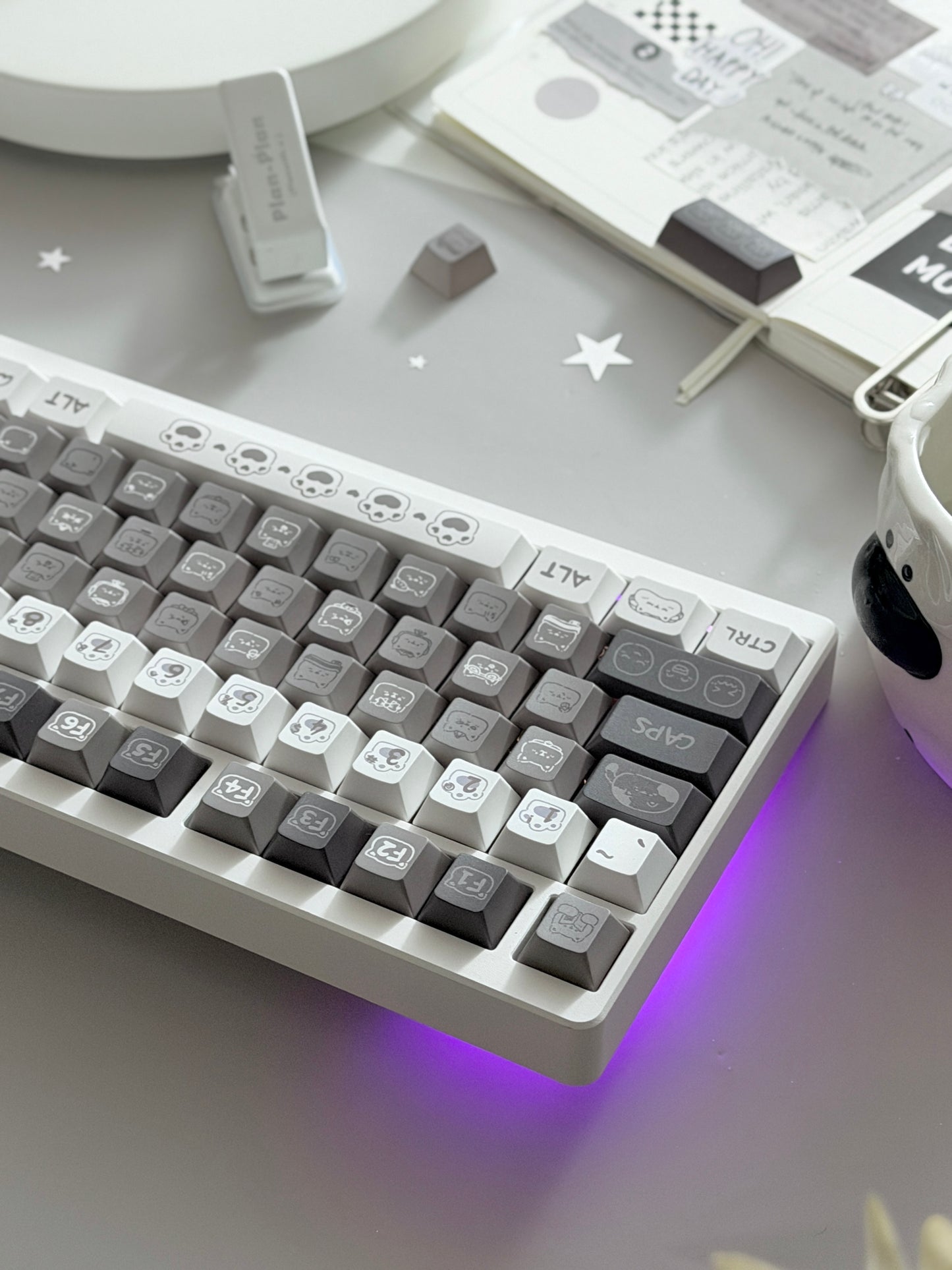 ONLY 1 Instock Prebuilt Aluminum Custom Mechanical Keyboard ND104 Emo Gray Keycaps Toast Switch