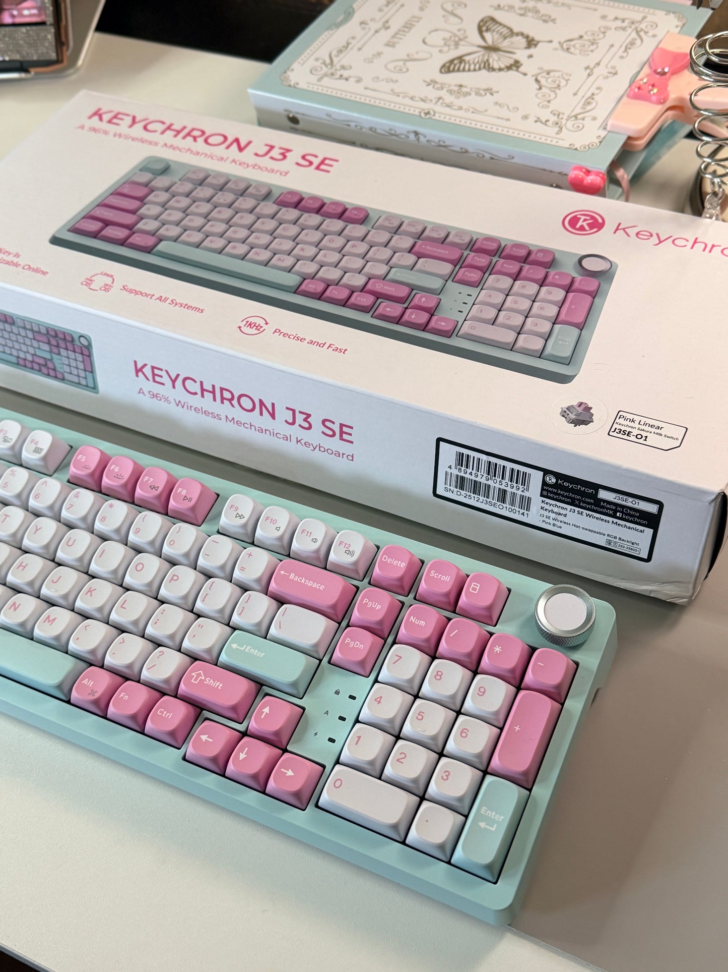 Sample For Sale ONLY 1 Instock Keychron J3SE Pink Green Wireless Custom Mechanical Keyboard