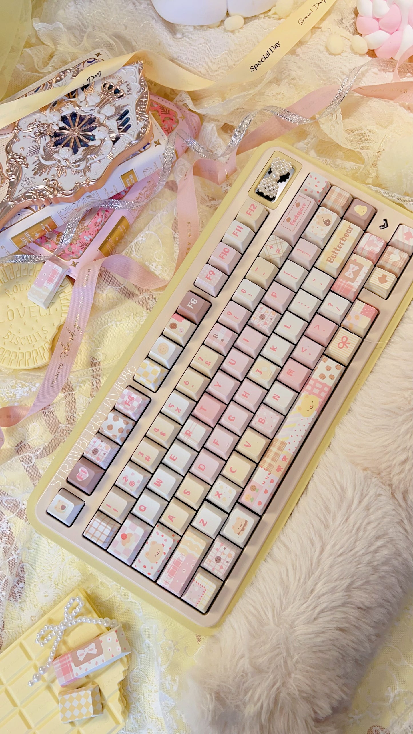 103 Butter Bear Pastel Yellow Pink Cute Keycap