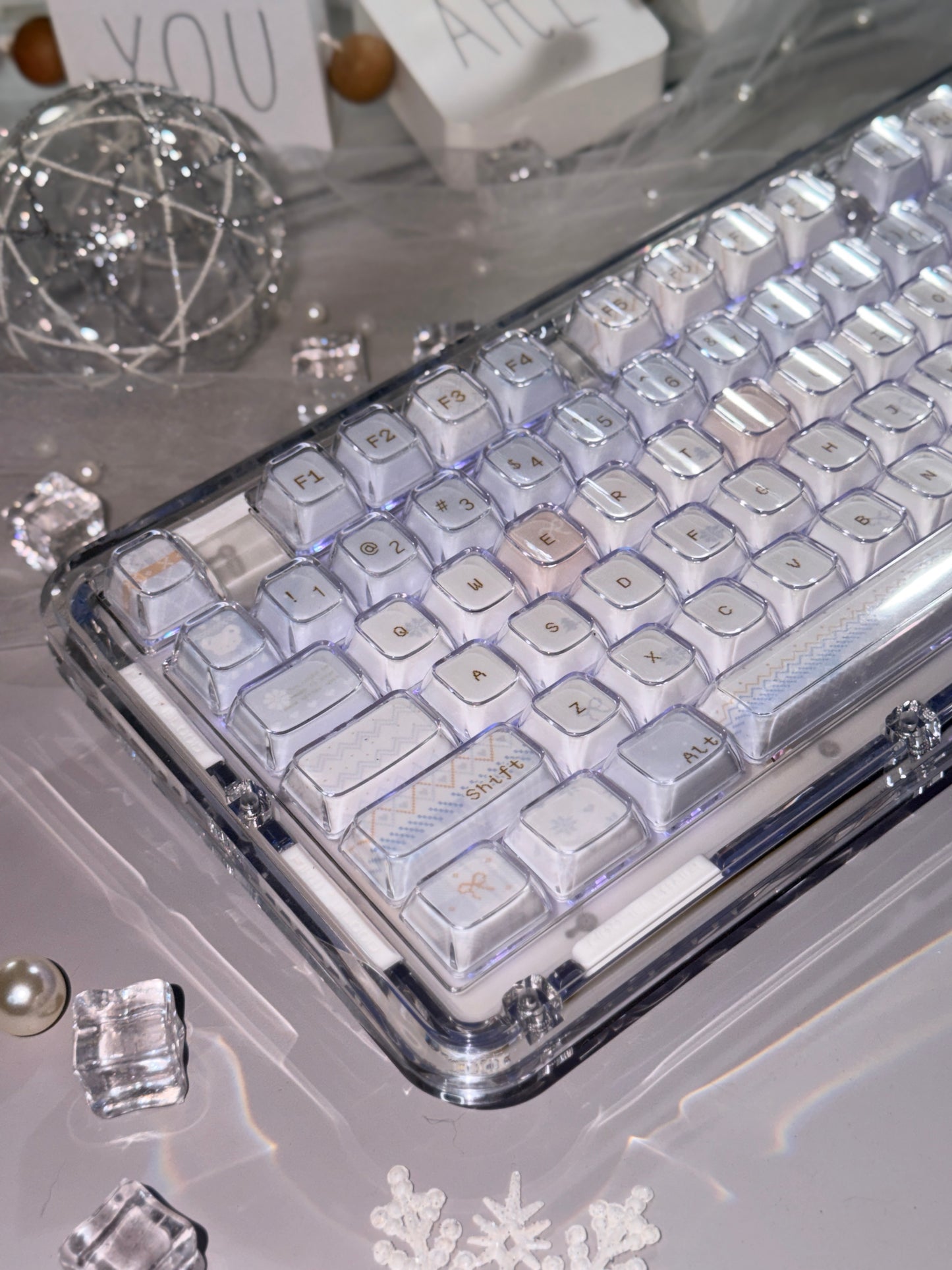 Unboxing Clearance FirstBlood B81 Transparent Mechanical Keyboard ➕ Winter Letter Keycaps（including B81 original clear Keycaps）