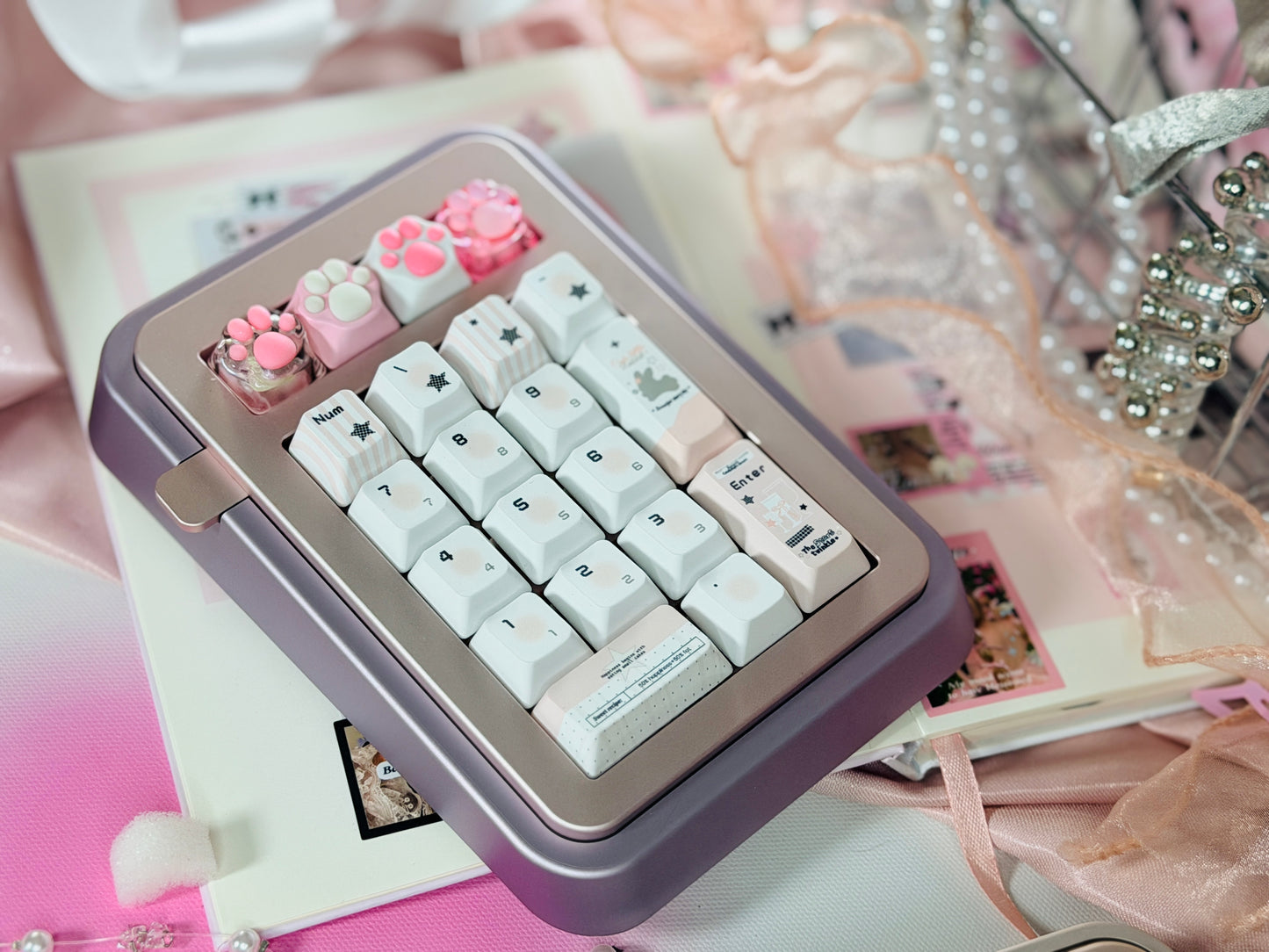 Preorder Prebuilt Aluminum Customized Mechanical Keyboard Bread75 Anodized Pink Silver Wireless Set With Soap Pad