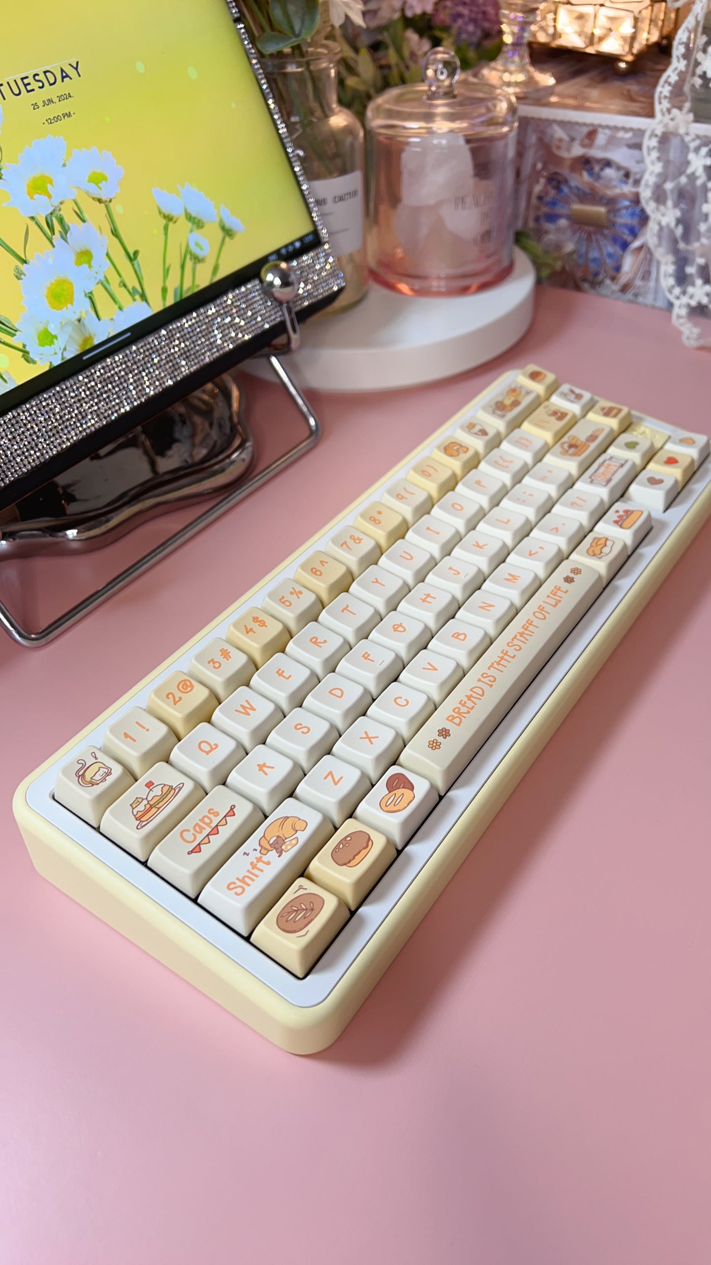 【Only 1 In-stock】Prebuilt Pastel Creamy Yellow Rose65 Aluminum Customized Mechanical Keyboard