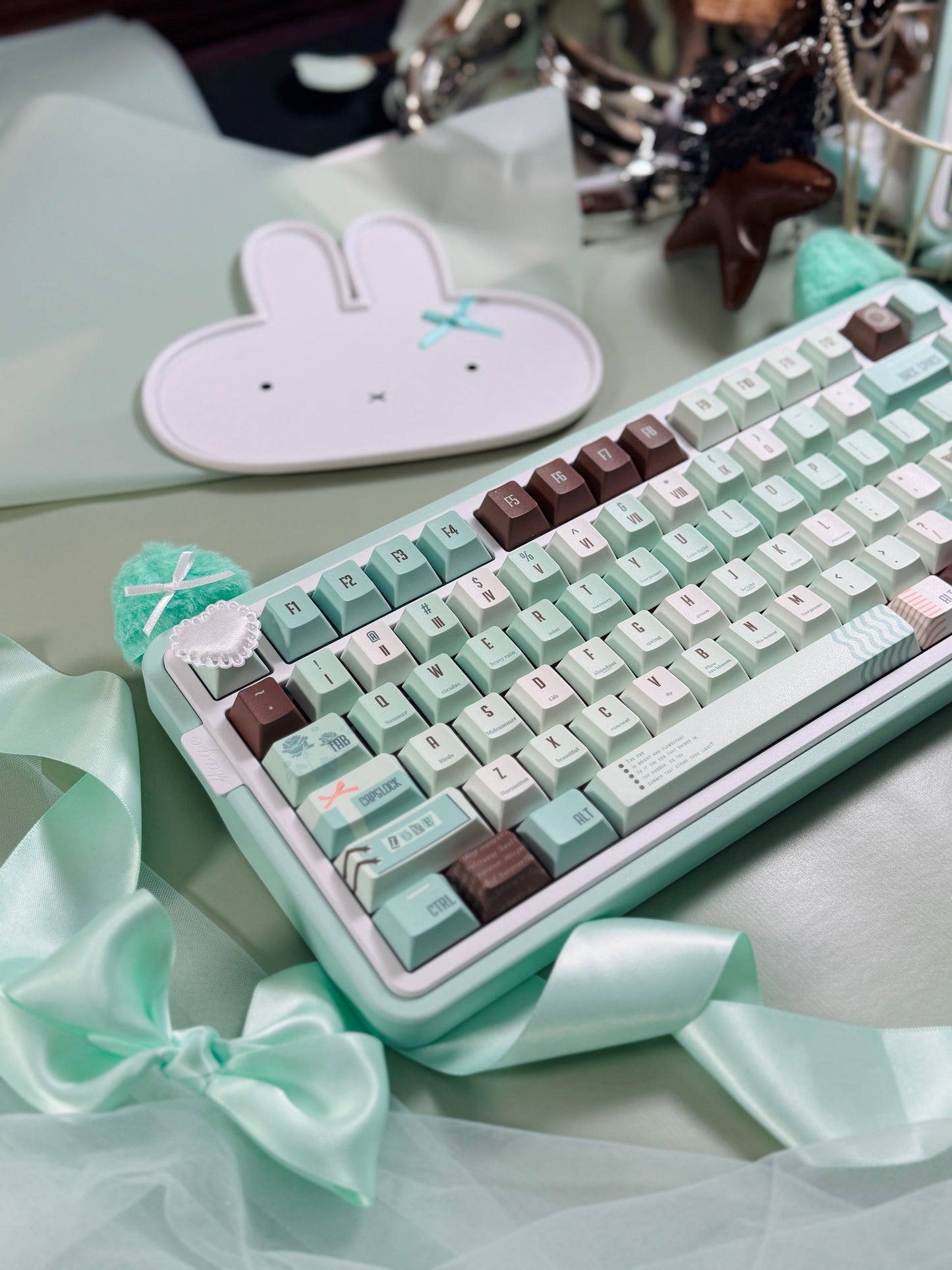 Preorder Prebuilt Aluminum Wireless Custom Mechanical Keyboard Loveletter75 Mint White ➕ Number Pad