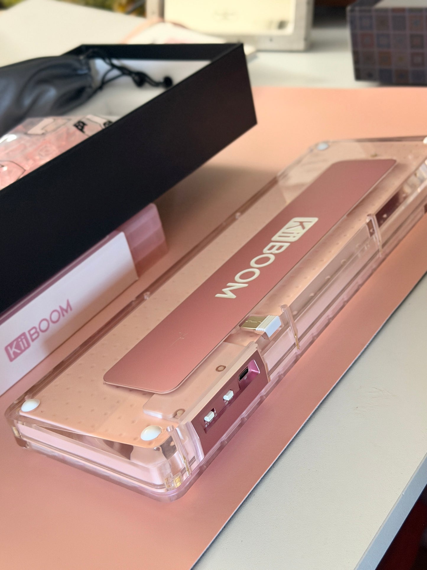 Unboxing Clearance ONLY 1 KiiBOOM Phantom 68 Pink Crystal Gasket-Mounted Mechanical Keyboard & KiiBOOM Pink Meow Keycap Set