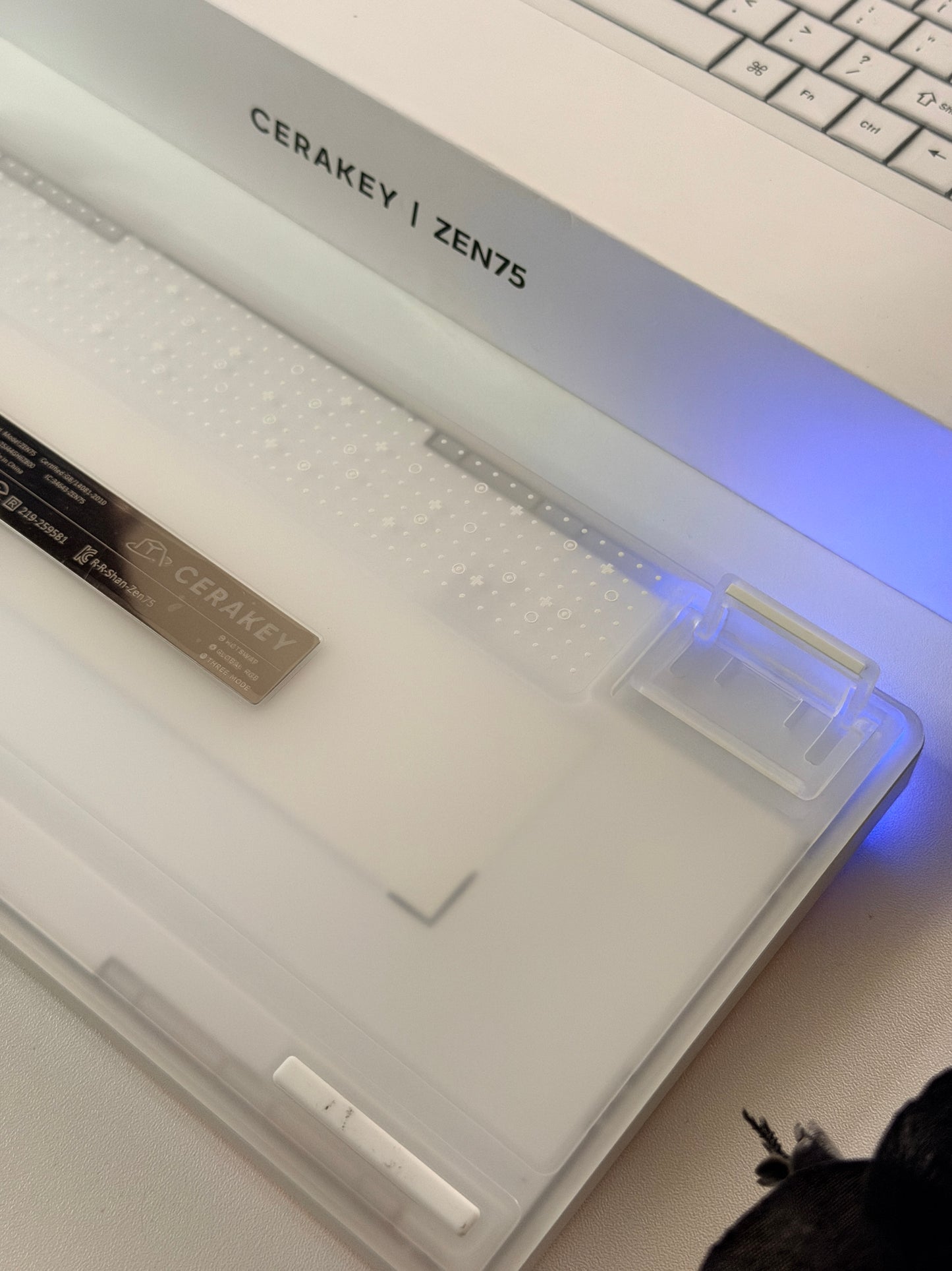 Unboxing Clearance ONLY 1 Instock ZEN75 Low-Profile Keyboard with Ceramic Keycaps
