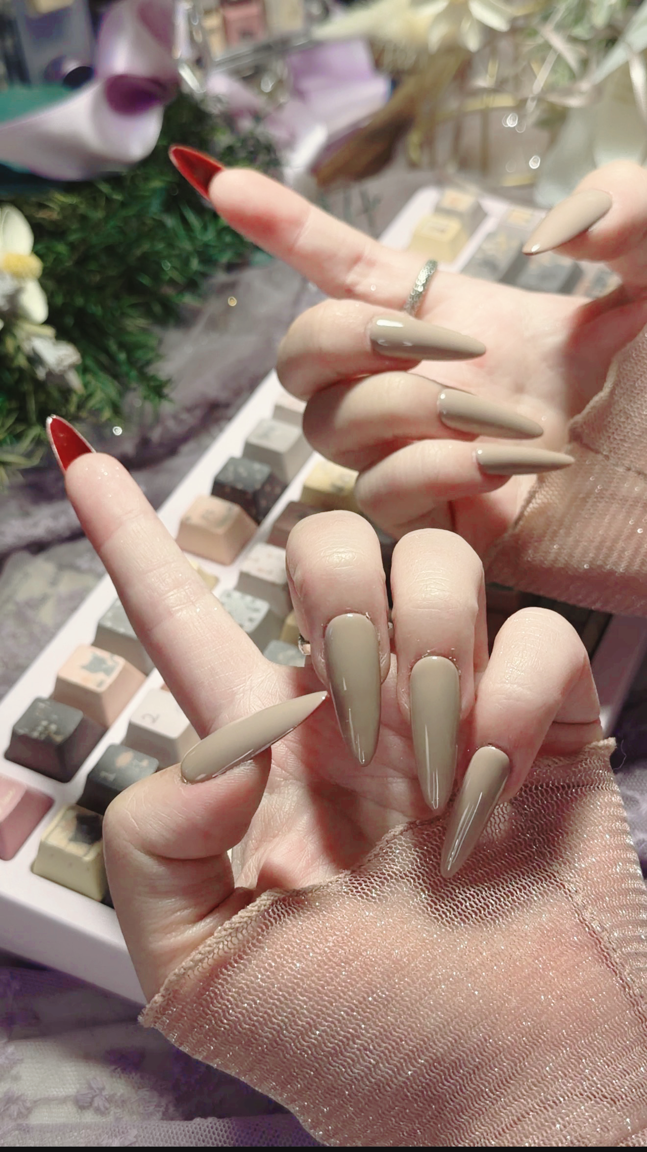 ONLY 1 Left Designer False Nails Red-Bottom High Heels & Milk Tea Long Teardrop Press-On Nails