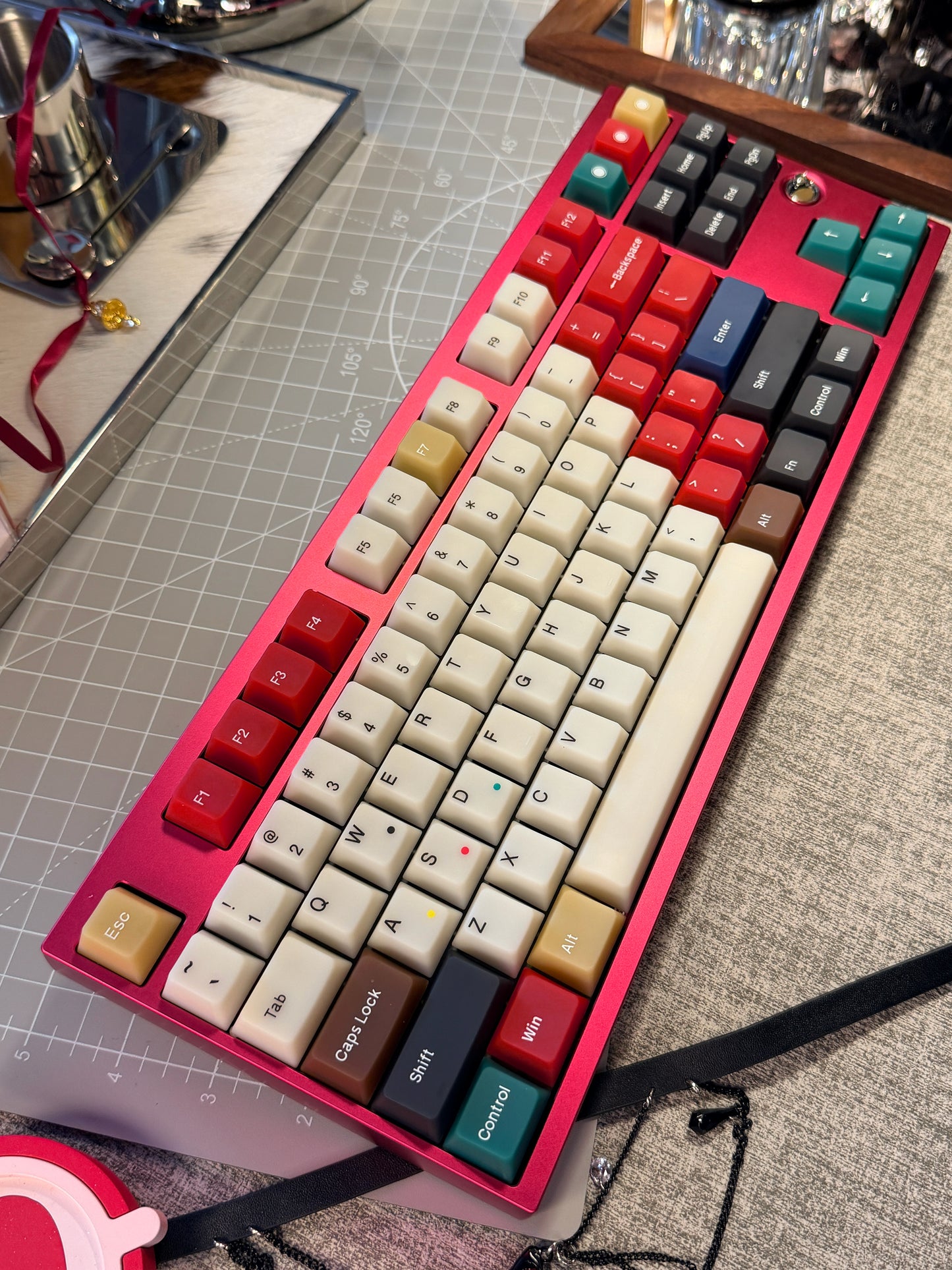 Preorder Prebuilt Aluminum Customized Mechanical Keyboard Neo80Cu Anodized Ruby Rose