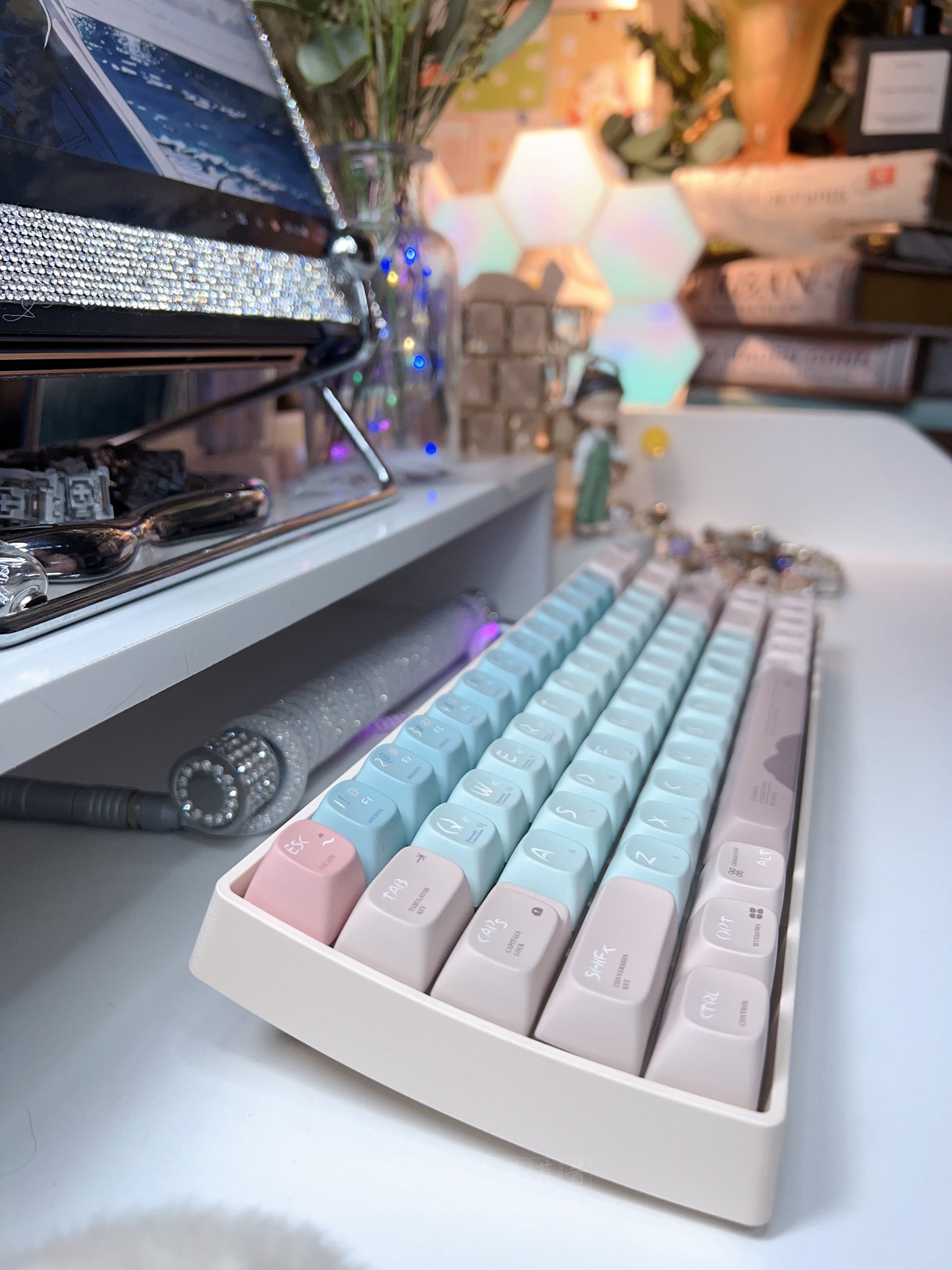 【In-Stock】 Prebuilt Lofree Fishbone Script Themed Customized Keyboard