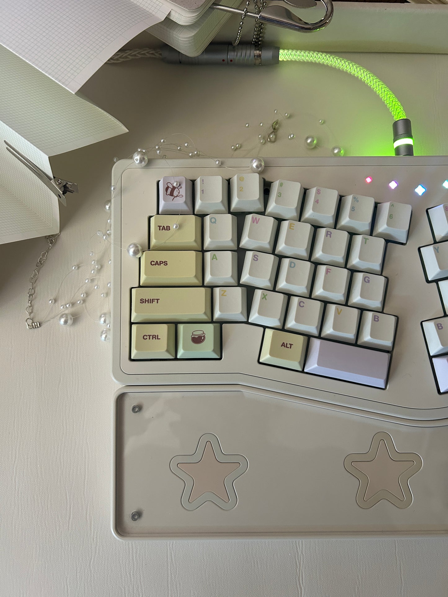 Prebuilt Aluminum Customized Mechanical Keyboard Staralice Ergonomic Cream White Set With Wristrest（not including number pad）