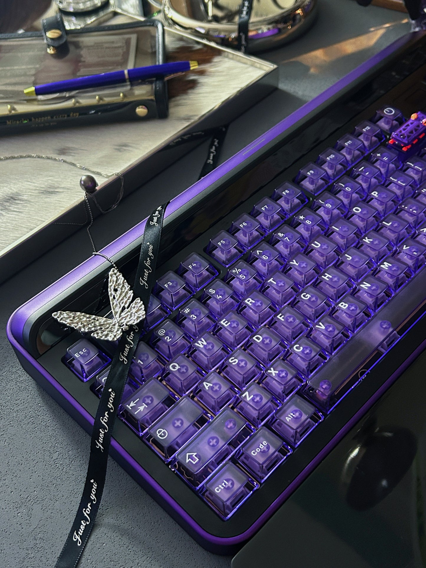 ONLY 1 Instock Prebuilt Aluminum Customized Mechanical Keyboard Targa98 Black Purple Set（not including artisan and shooting decoration）
