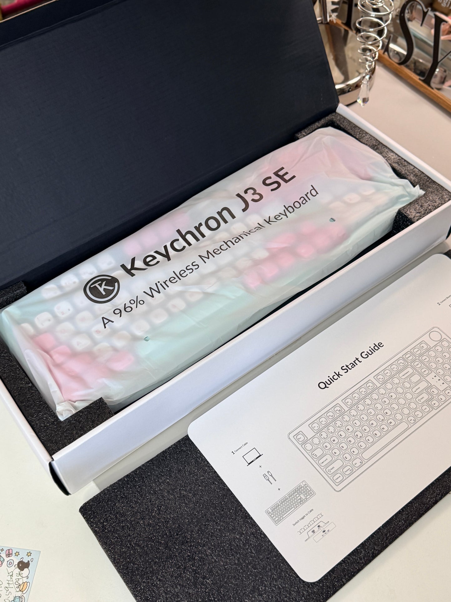 Sample For Sale ONLY 1 Instock Keychron J3SE Pink Green Wireless Custom Mechanical Keyboard