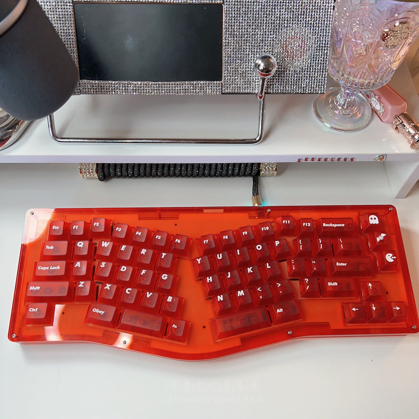 「Fully Assembled」Red Crystal Acrylic Customized Mechanical Ergonomic Keyboard